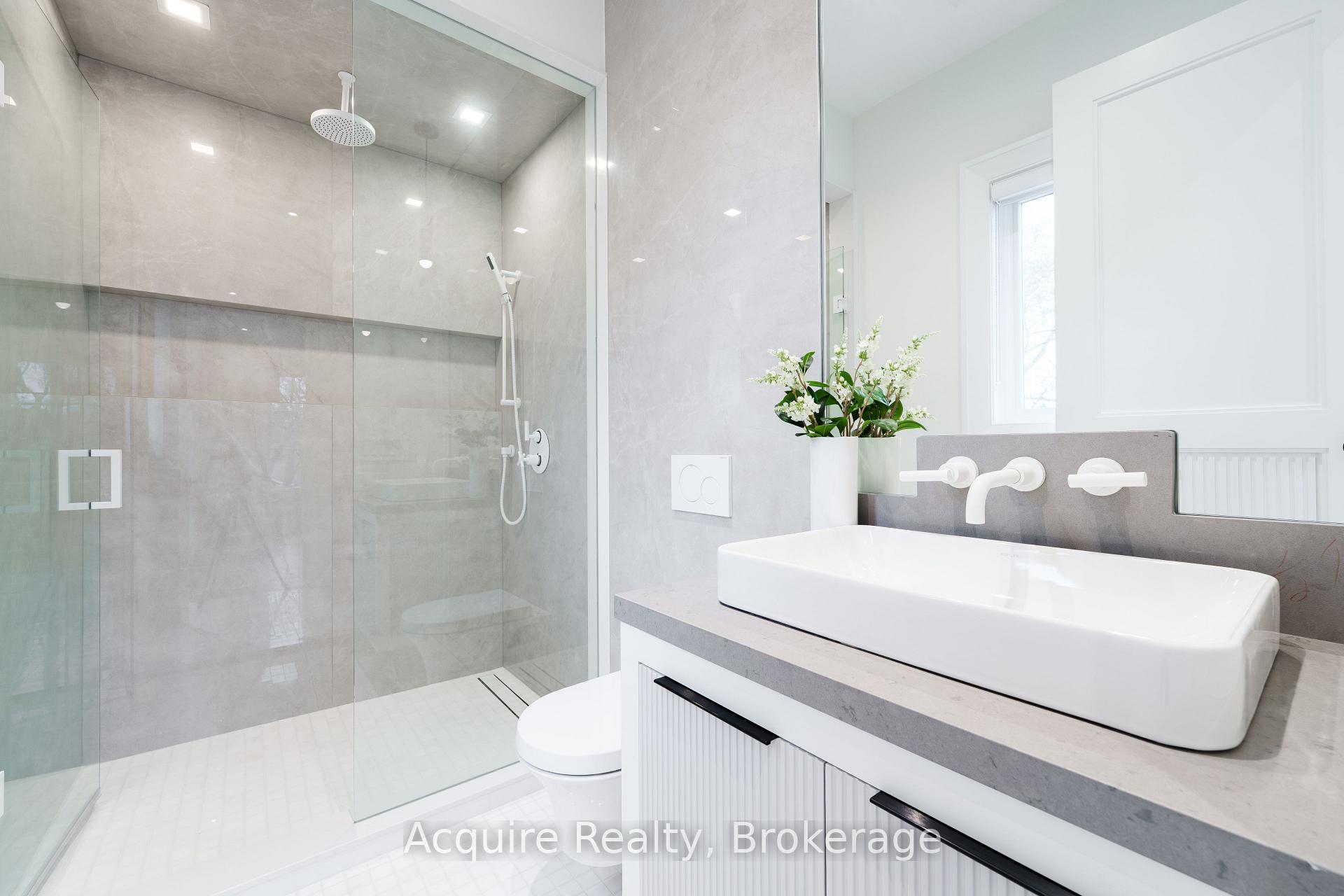 Photo 32 of 55 Leacroft Crescent, North York, Banbury-Don Mills — HOMEH