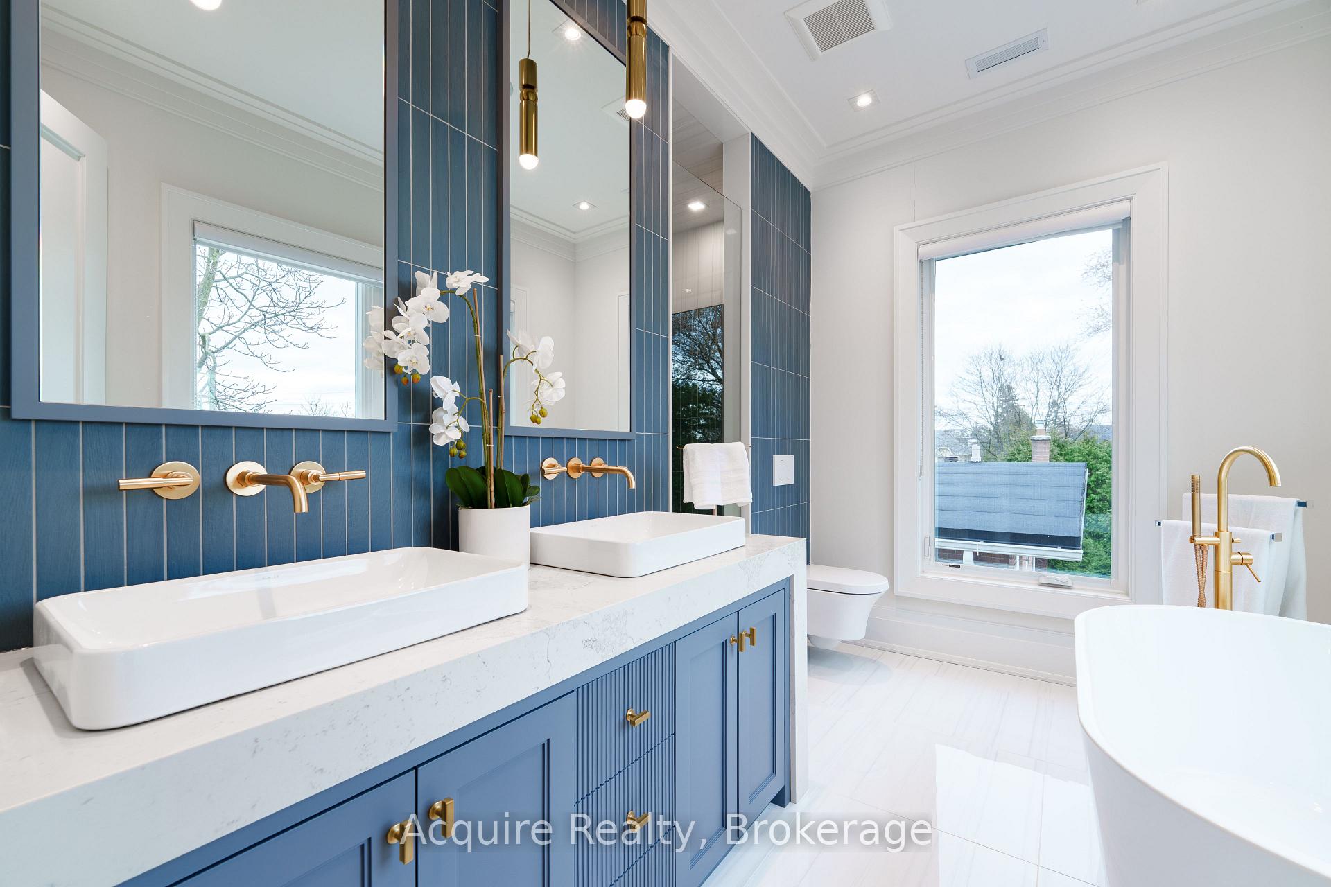 Photo 35 of 55 Leacroft Crescent, North York, Banbury-Don Mills — HOMEH