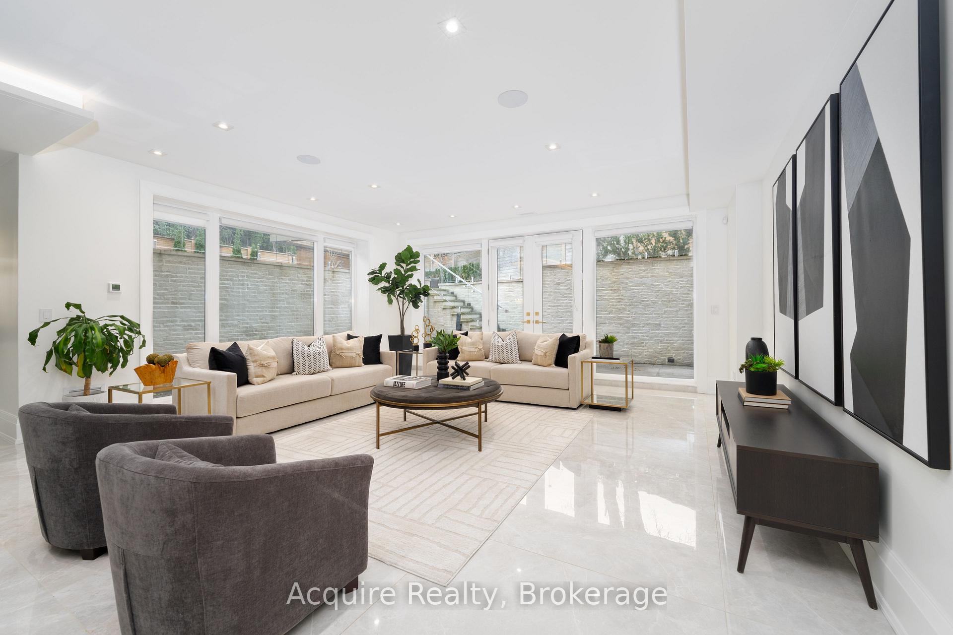 Photo 38 of 55 Leacroft Crescent, North York, Banbury-Don Mills — HOMEH