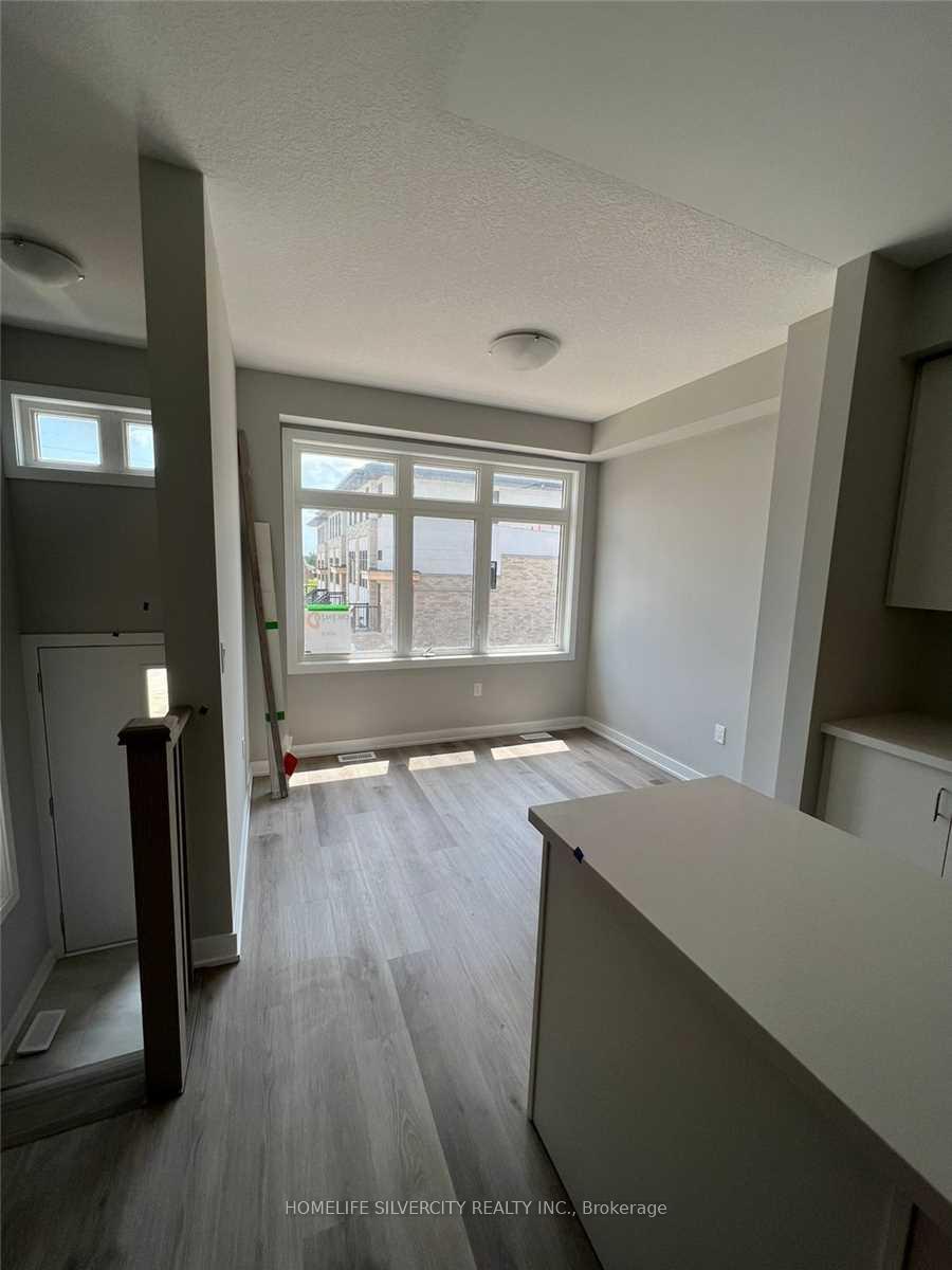 Photo 5 of Unit 6, 527 Shaver Road, Hamilton, Ancaster — HOMEH