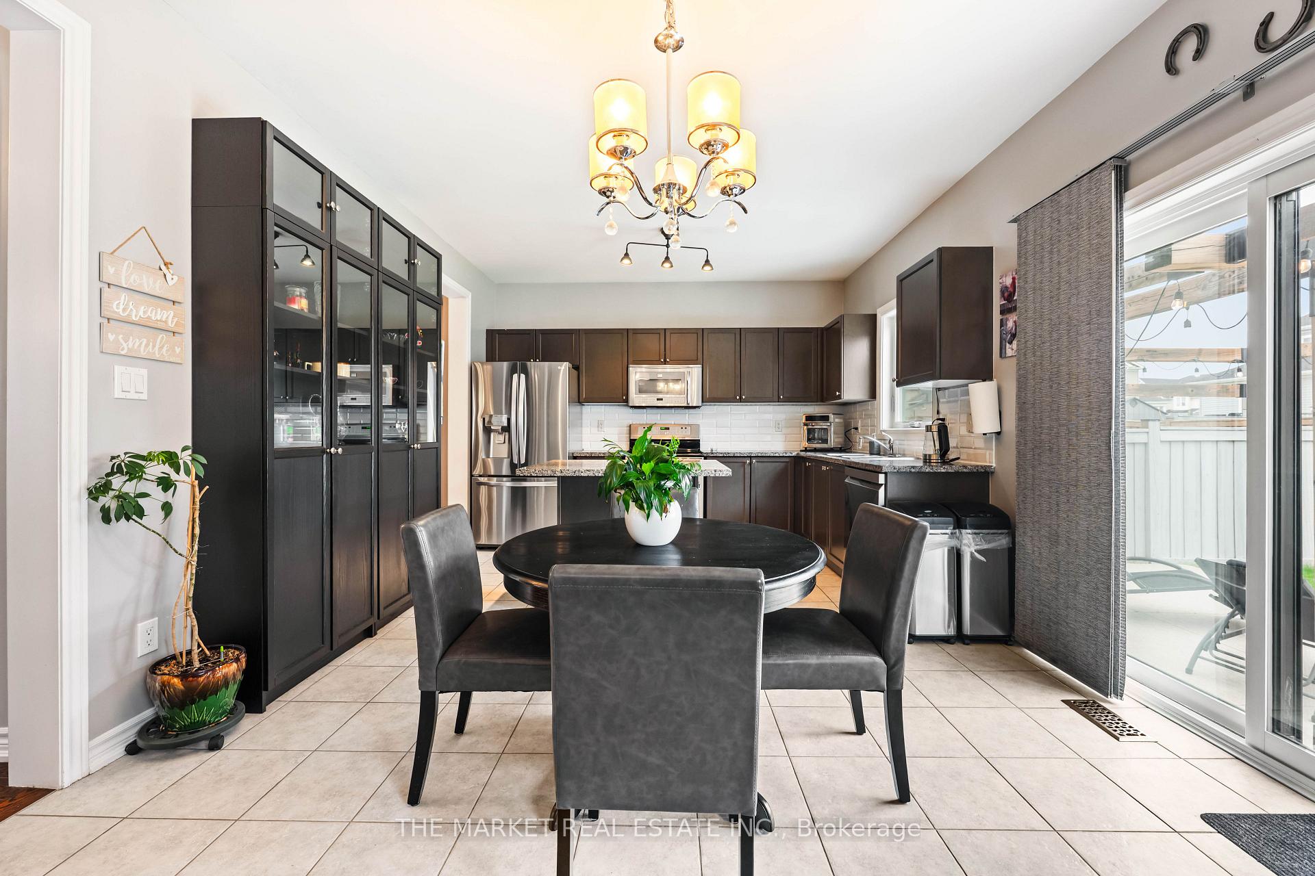 Photo 12 of 877 O'Reilly Crescent, Shelburne — HOMEH