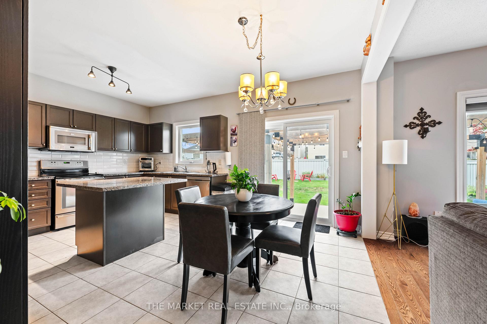 Photo 15 of 877 O'Reilly Crescent, Shelburne — HOMEH