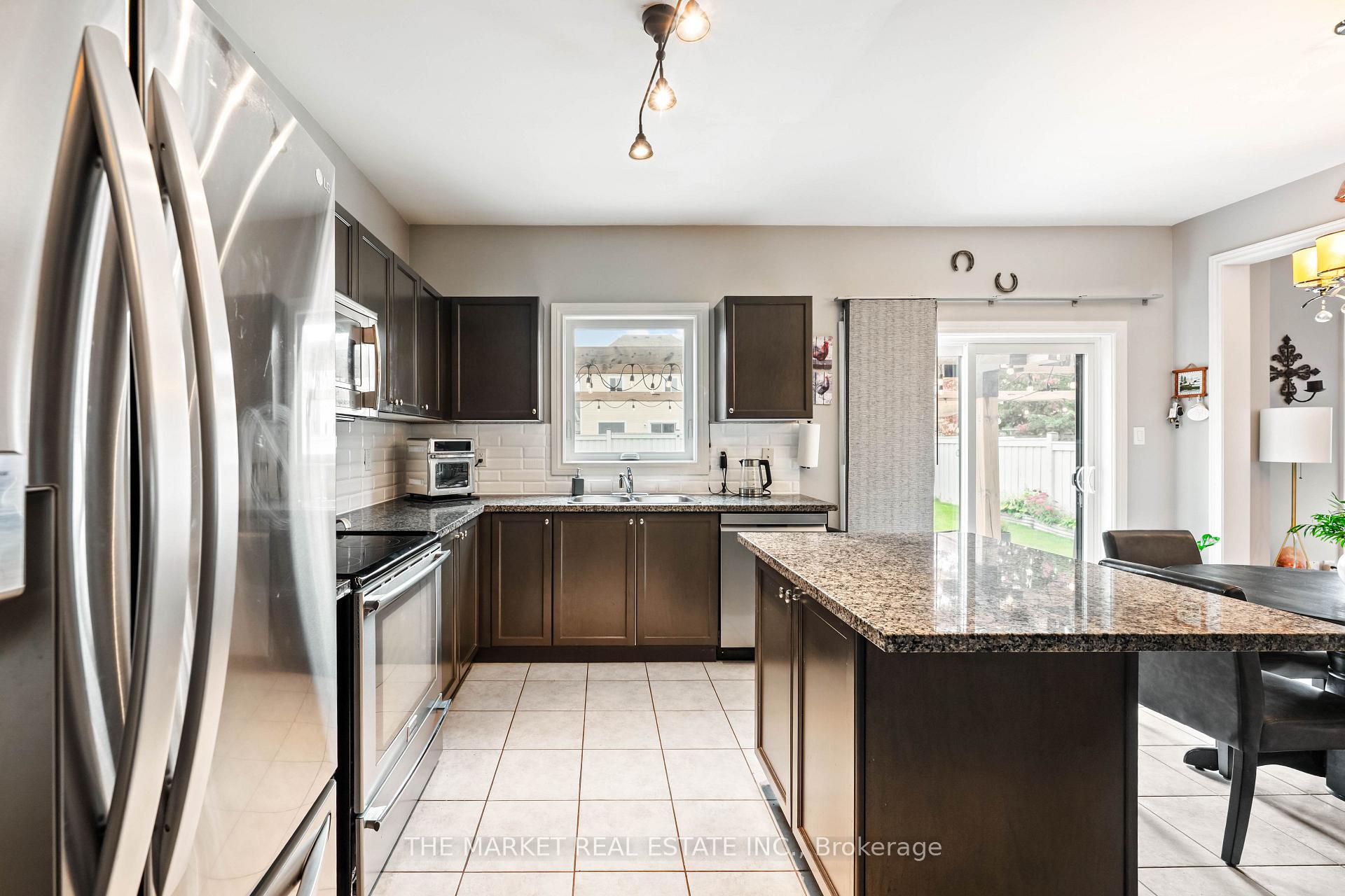 Photo 16 of 877 O'Reilly Crescent, Shelburne — HOMEH