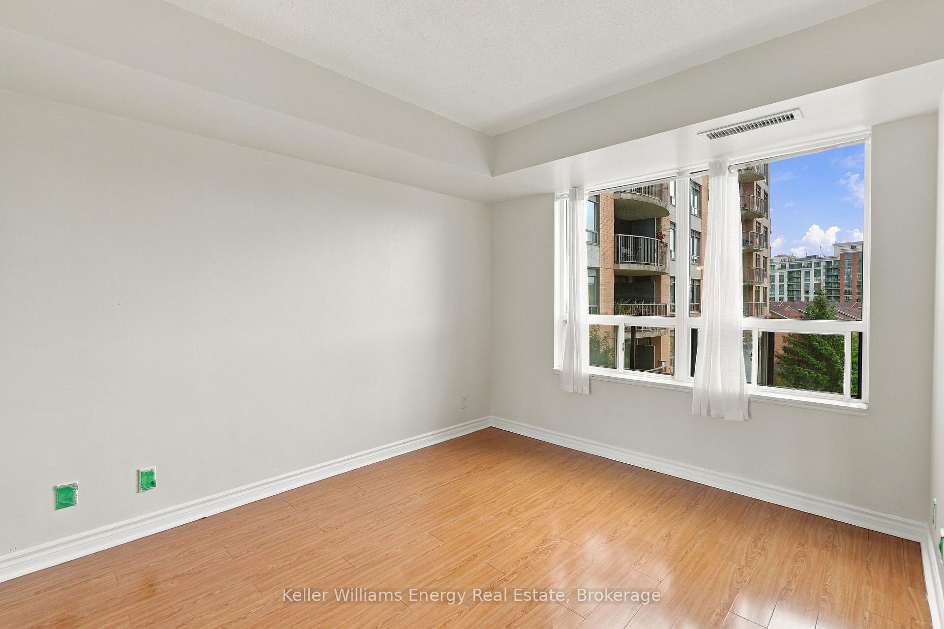Photo 11 of Unit 402, 16 Dallimore Circle, North York, Banbury-Don Mills — HOMEH