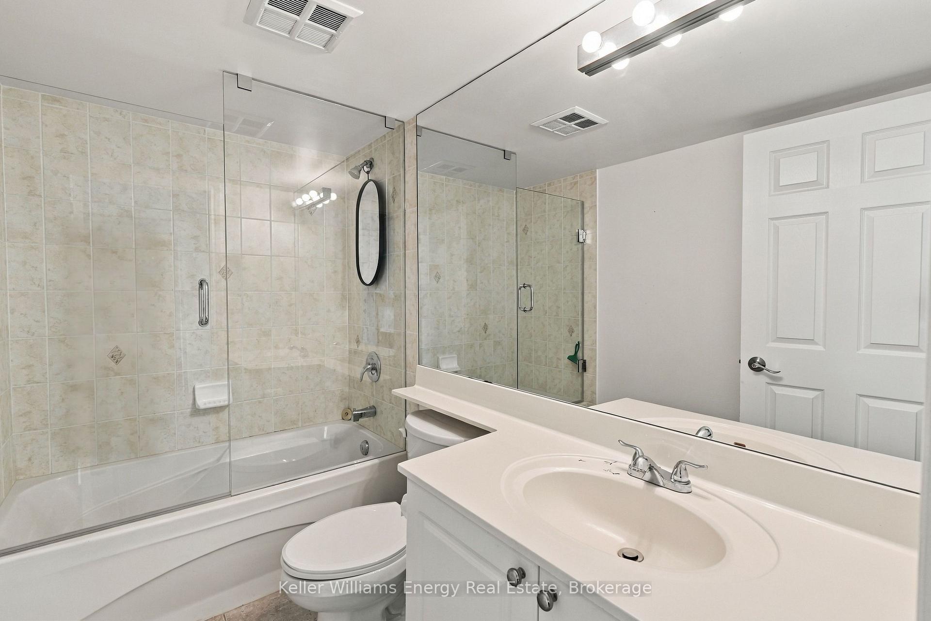 Photo 12 of Unit 402, 16 Dallimore Circle, North York, Banbury-Don Mills — HOMEH