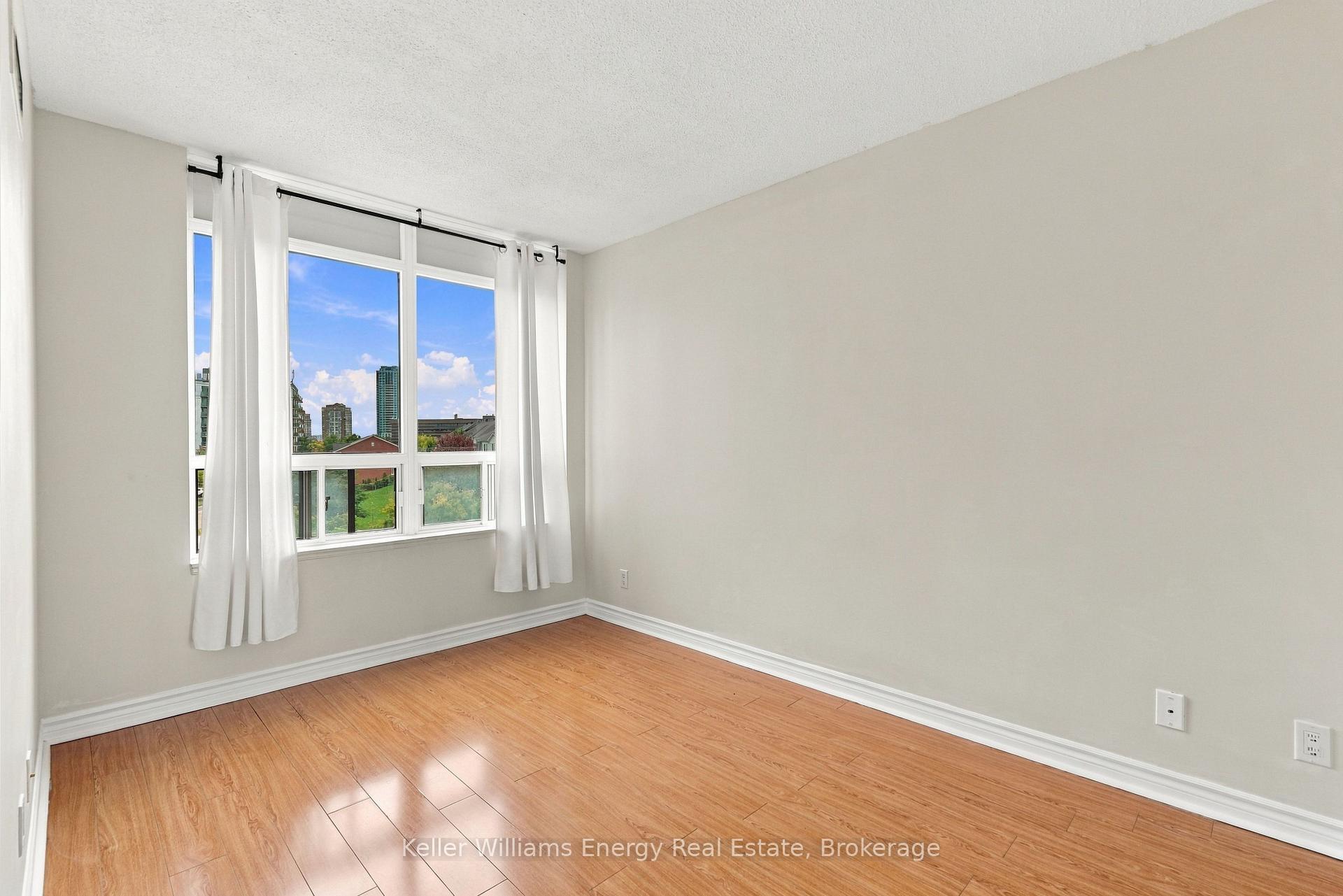 Photo 13 of Unit 402, 16 Dallimore Circle, North York, Banbury-Don Mills — HOMEH