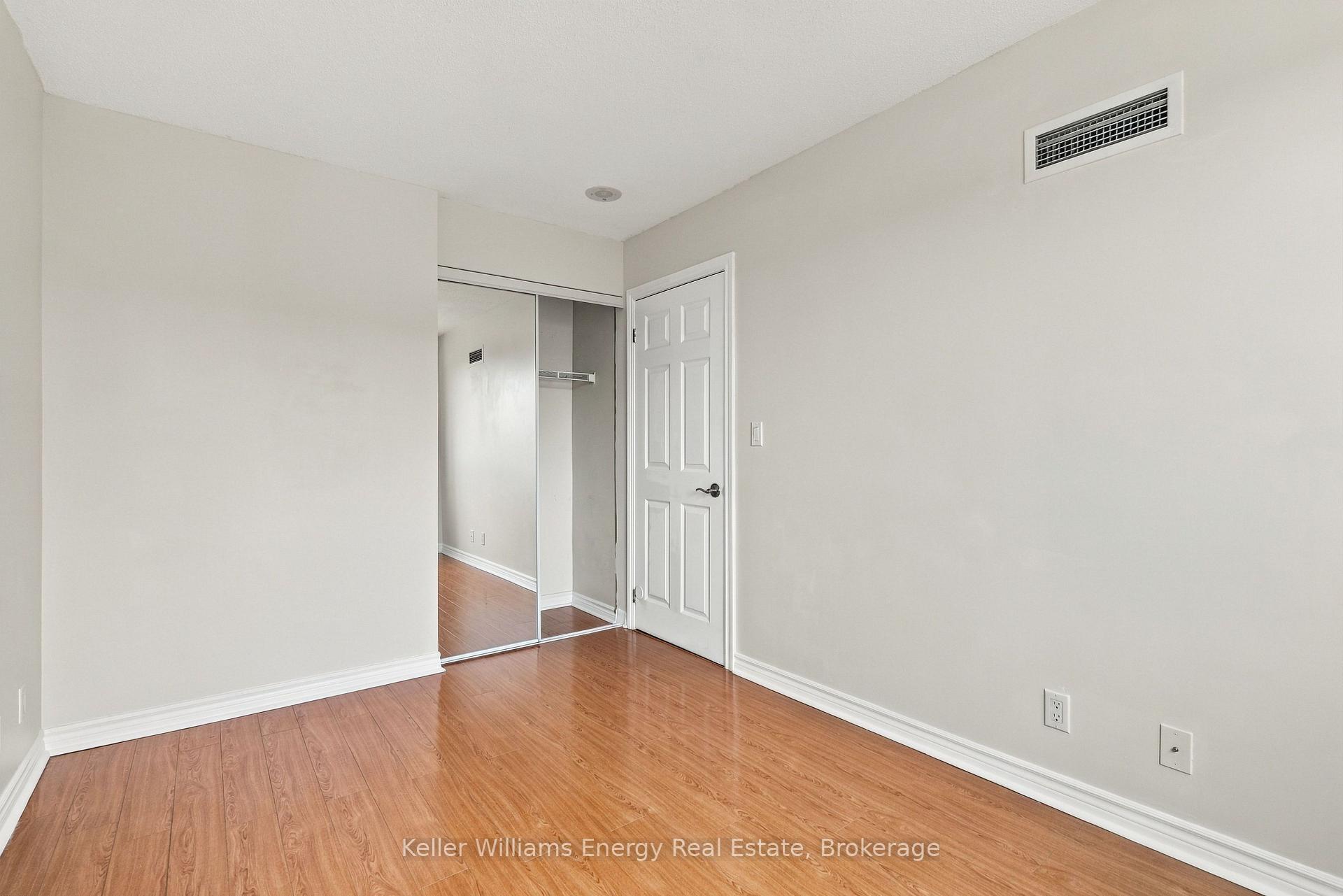 Photo 14 of Unit 402, 16 Dallimore Circle, North York, Banbury-Don Mills — HOMEH