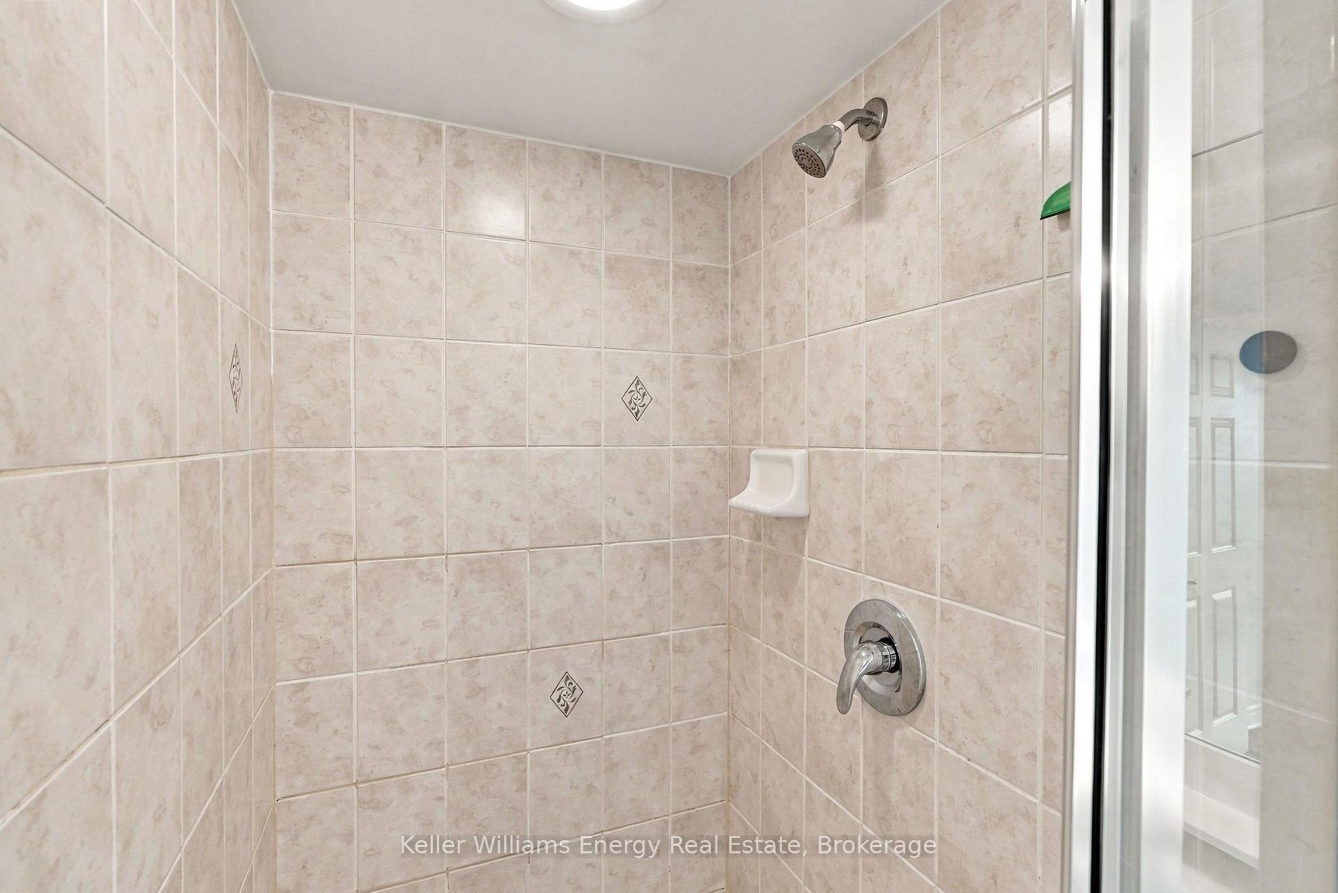Photo 16 of Unit 402, 16 Dallimore Circle, North York, Banbury-Don Mills — HOMEH