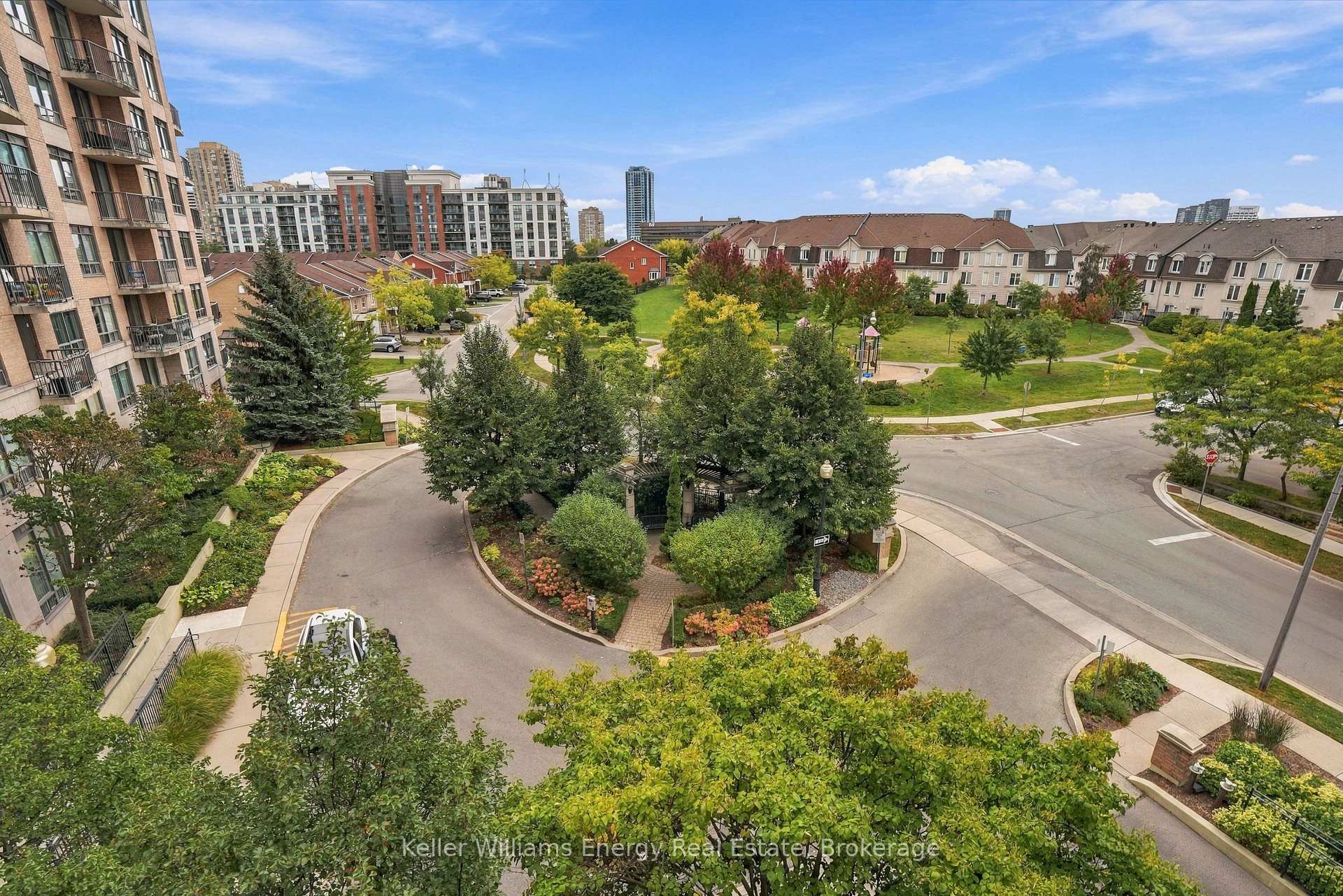 Photo 20 of Unit 402, 16 Dallimore Circle, North York, Banbury-Don Mills — HOMEH