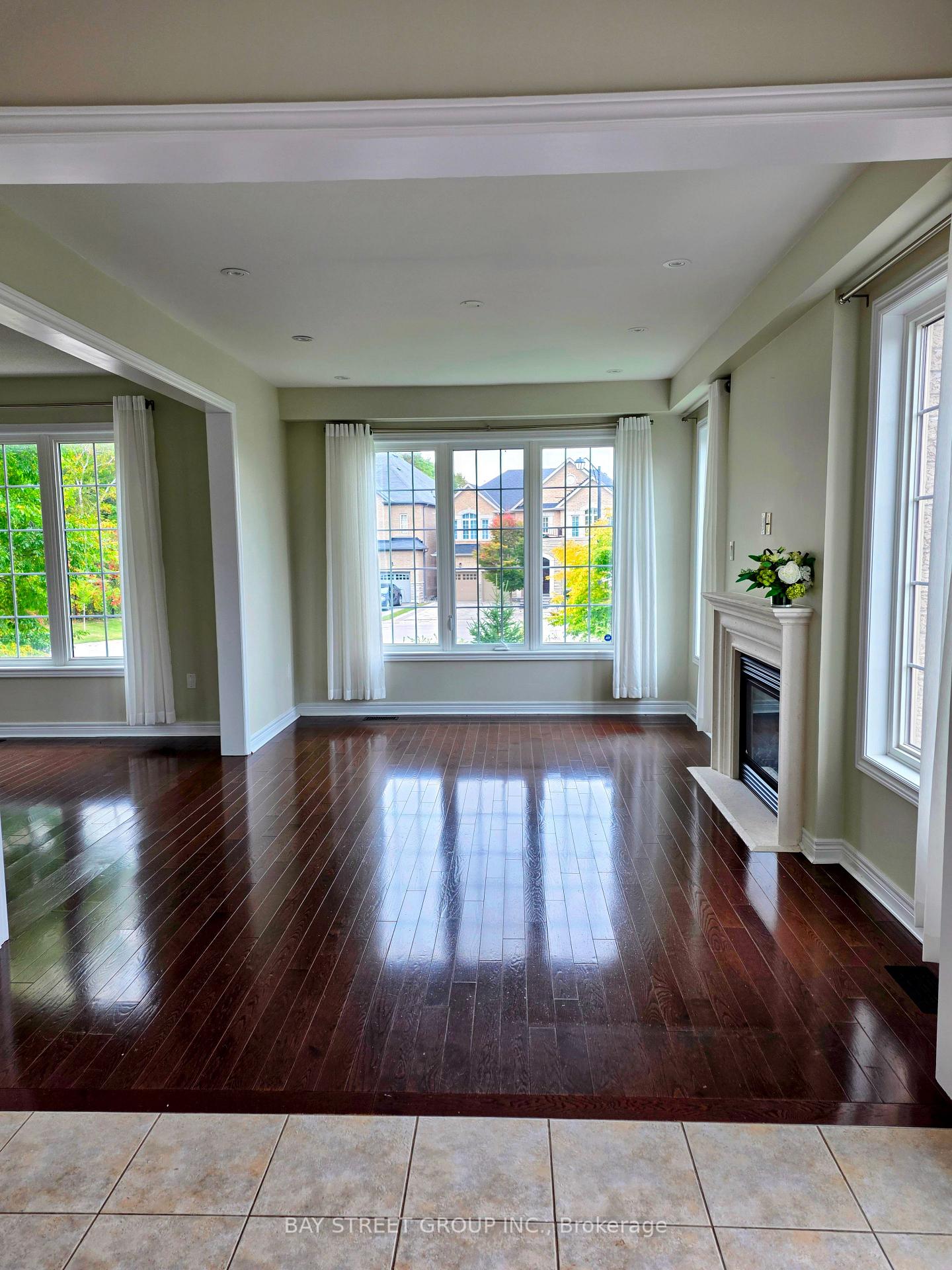 Photo 7 of 159 Riding Mountain Drive, Richmond Hill, Jefferson — HOMEH