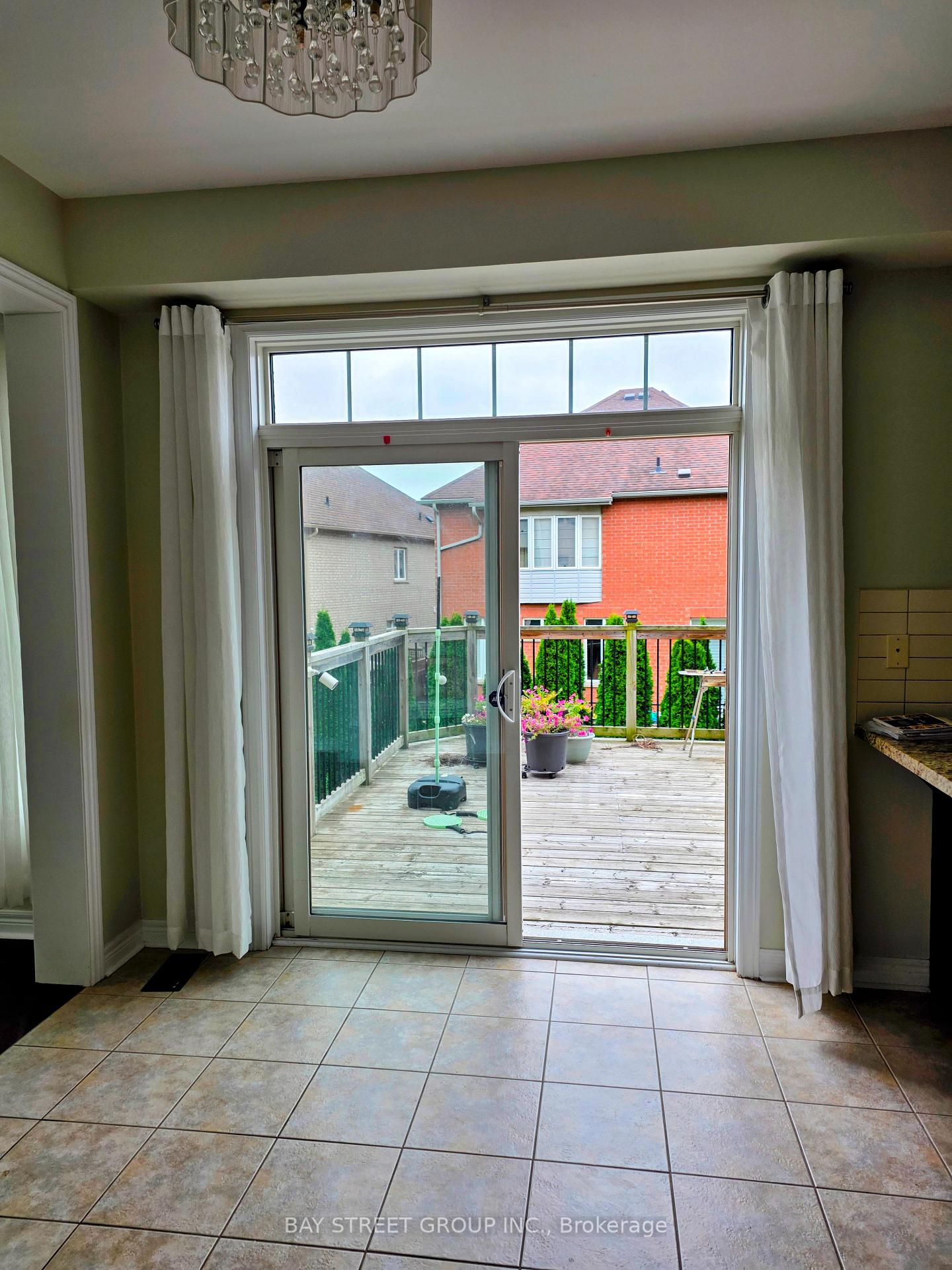 Photo 11 of 159 Riding Mountain Drive, Richmond Hill, Jefferson — HOMEH