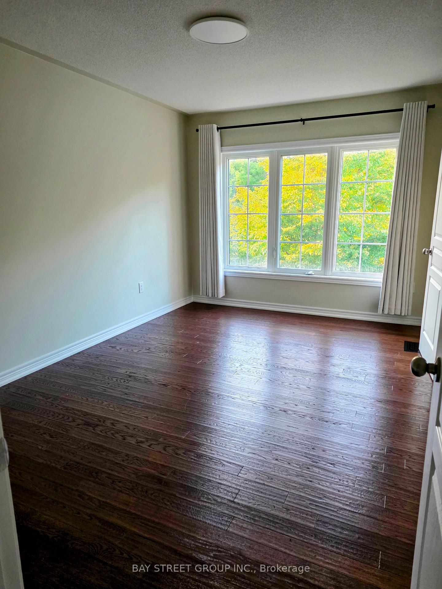 Photo 19 of 159 Riding Mountain Drive, Richmond Hill, Jefferson — HOMEH