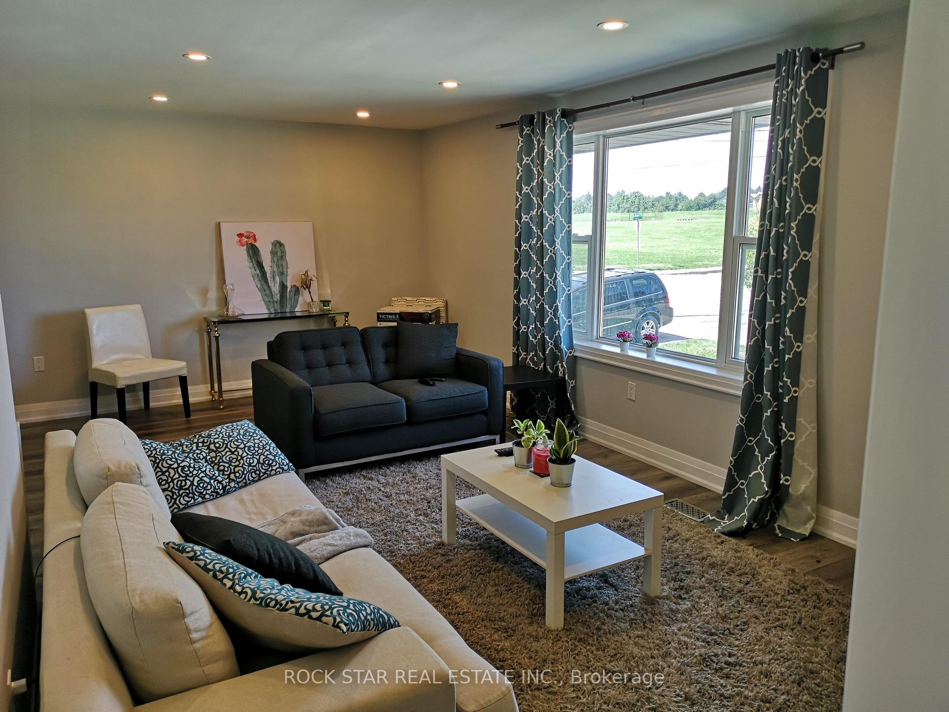 Photo 3 of Unit Main, 258 Carson Drive, Hamilton, Lisgar — HOMEH