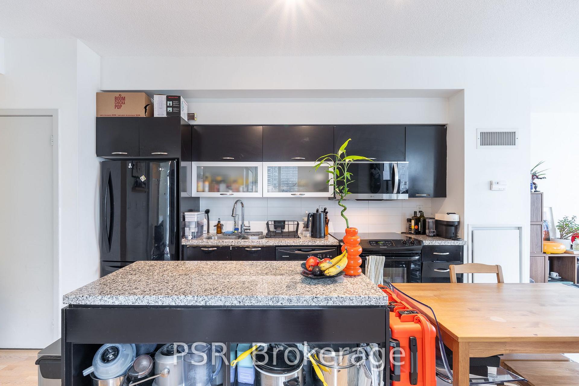 Photo 4 of Unit 1803, 126 Simcoe Street, Toronto, Waterfront Communities — HOMEH