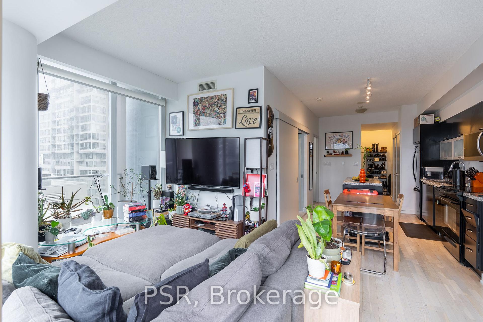Photo 9 of Unit 1803, 126 Simcoe Street, Toronto, Waterfront Communities — HOMEH