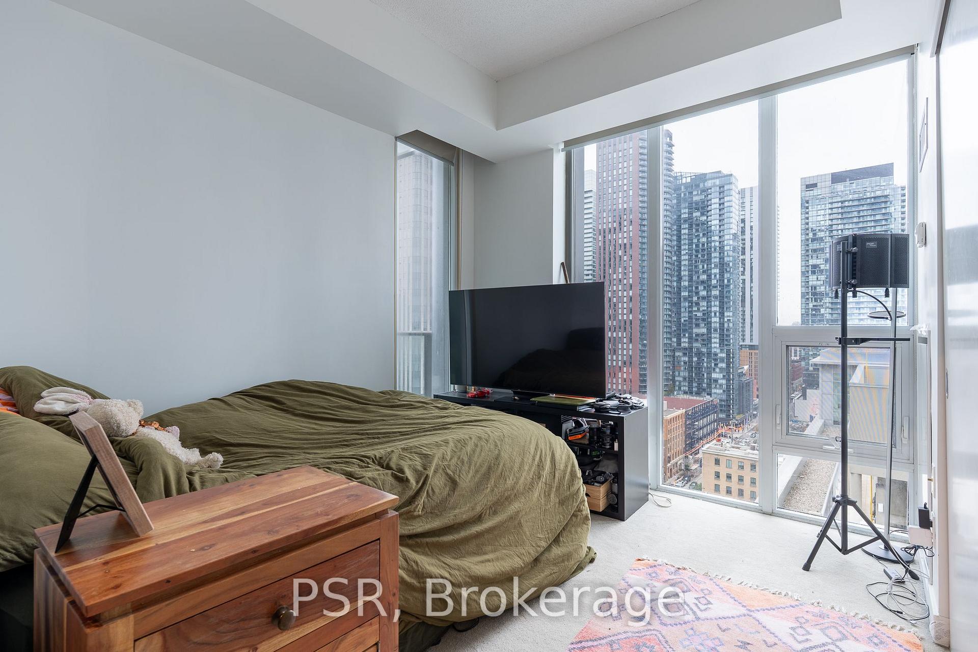 Photo 10 of Unit 1803, 126 Simcoe Street, Toronto, Waterfront Communities — HOMEH