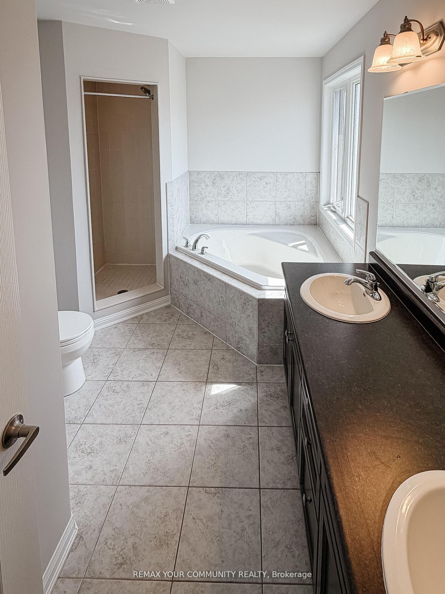 Photo 33 of 18 Gordon Drive, New Tecumseth, Alliston — HOMEH