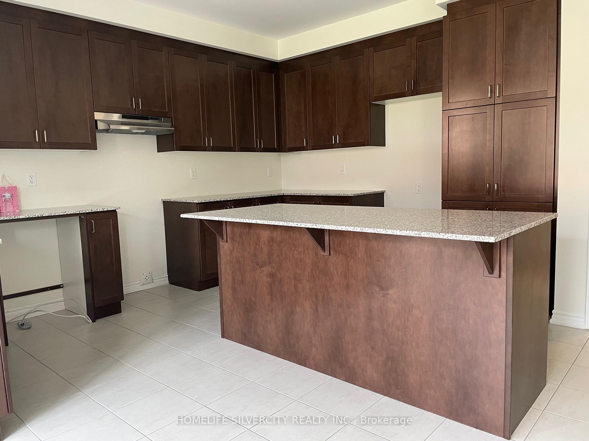 Photo 7 of 67 Ten Pines Road, Vaughan, Kleinburg — HOMEH