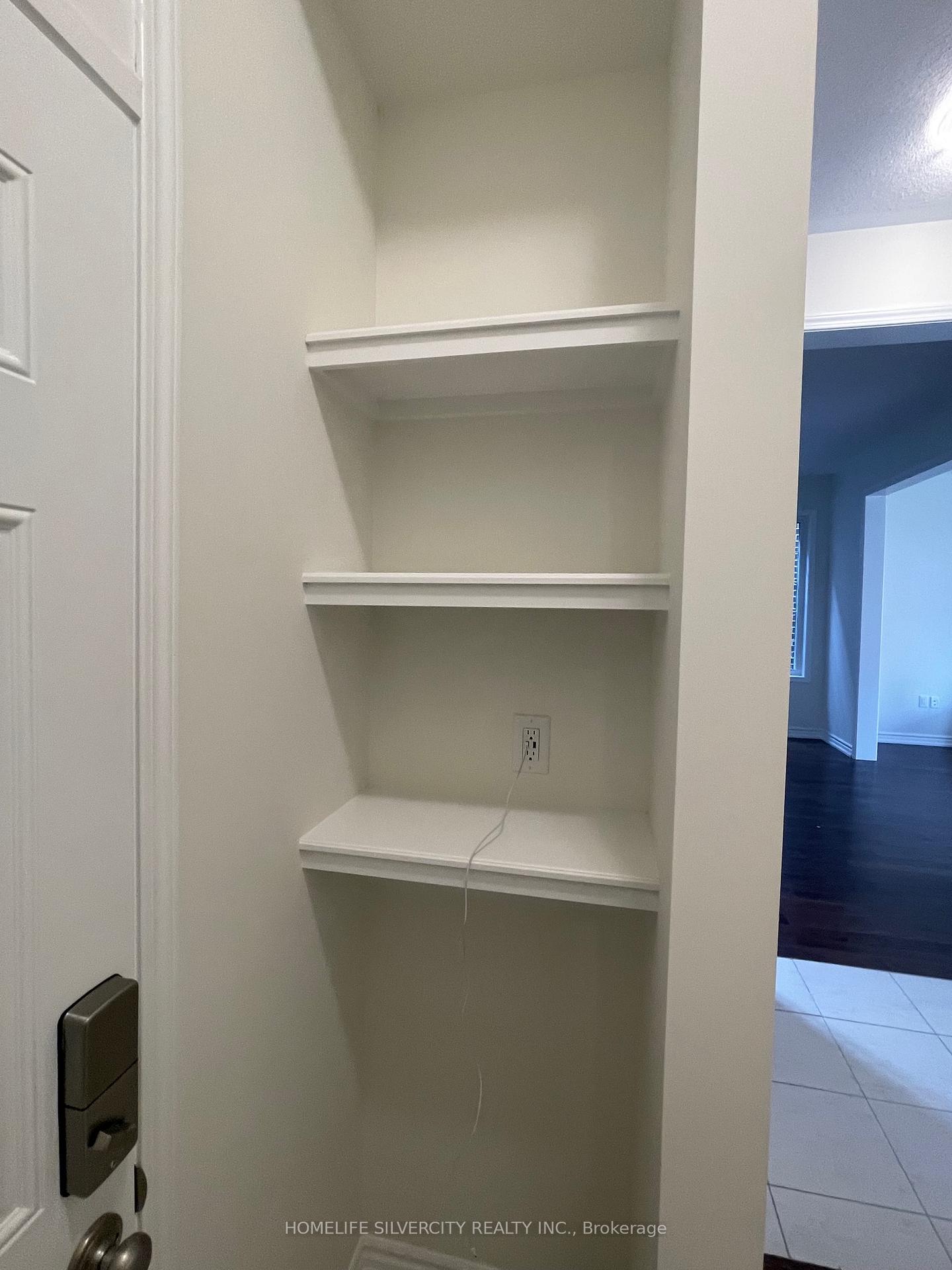 Photo 17 of 67 Ten Pines Road, Vaughan, Kleinburg — HOMEH