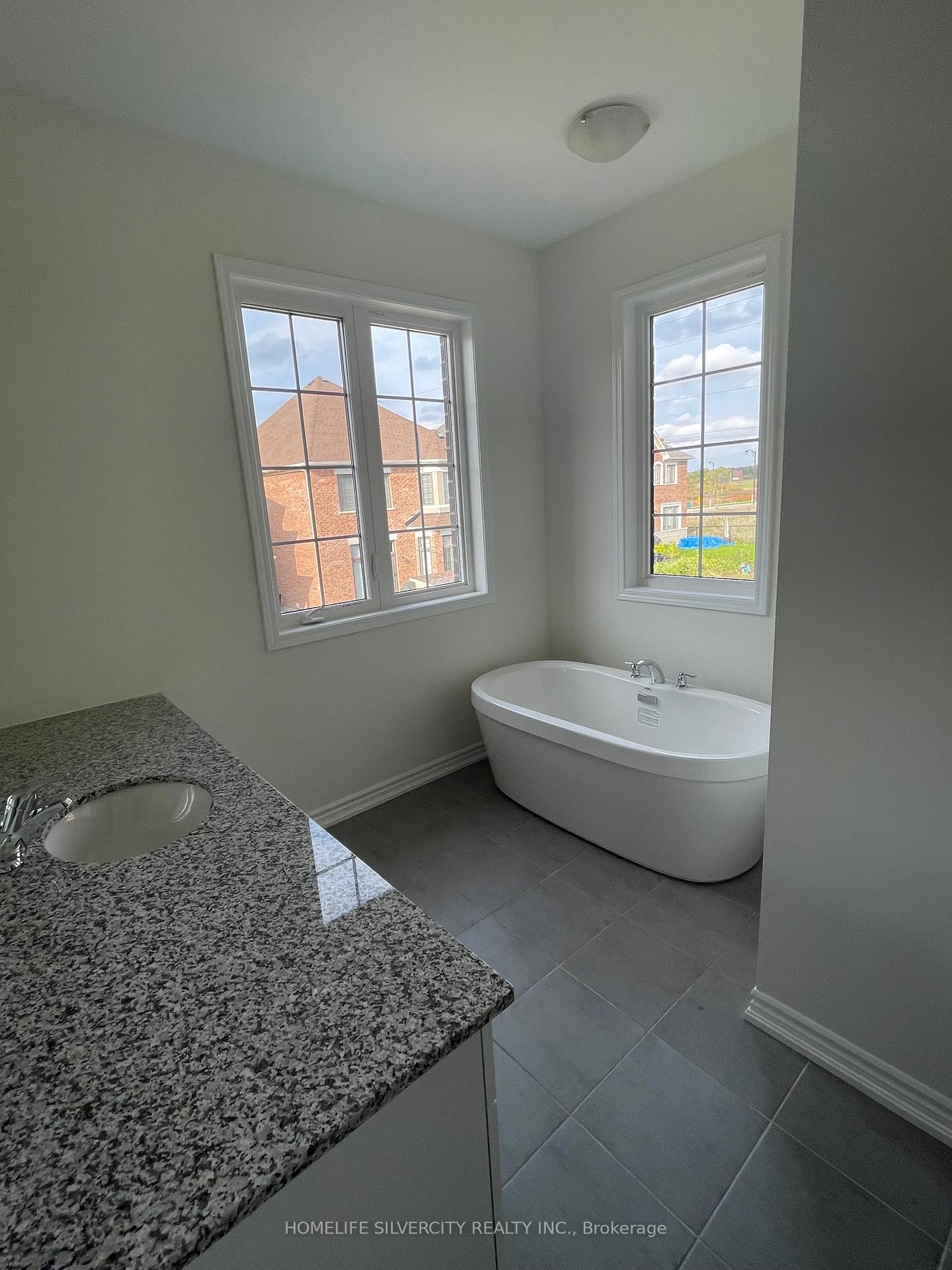 Photo 29 of 67 Ten Pines Road, Vaughan, Kleinburg — HOMEH