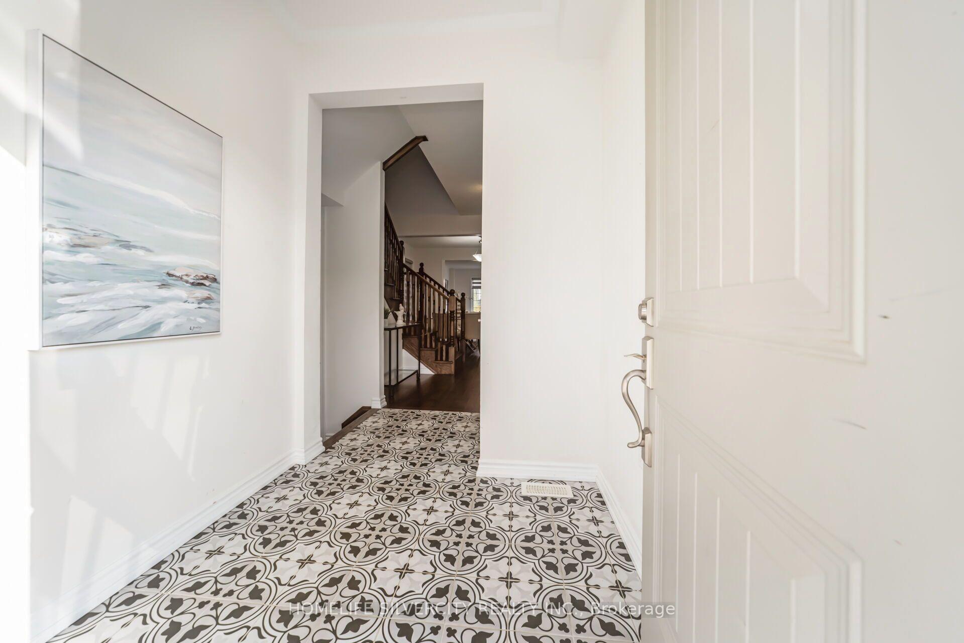 Photo 6 of 67 Ten Pines Road, Vaughan, Kleinburg — HOMEH