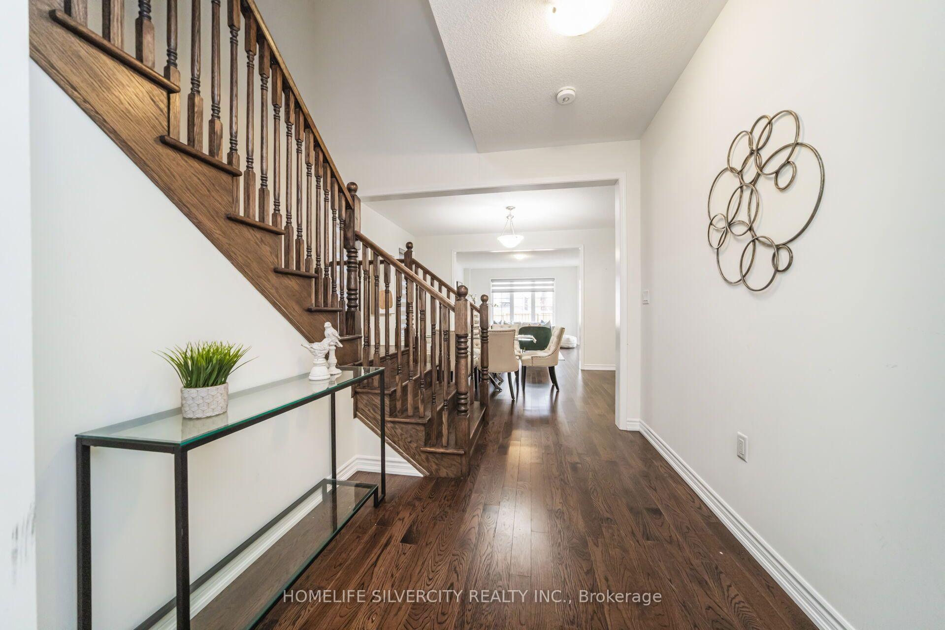 Photo 8 of 67 Ten Pines Road, Vaughan, Kleinburg — HOMEH