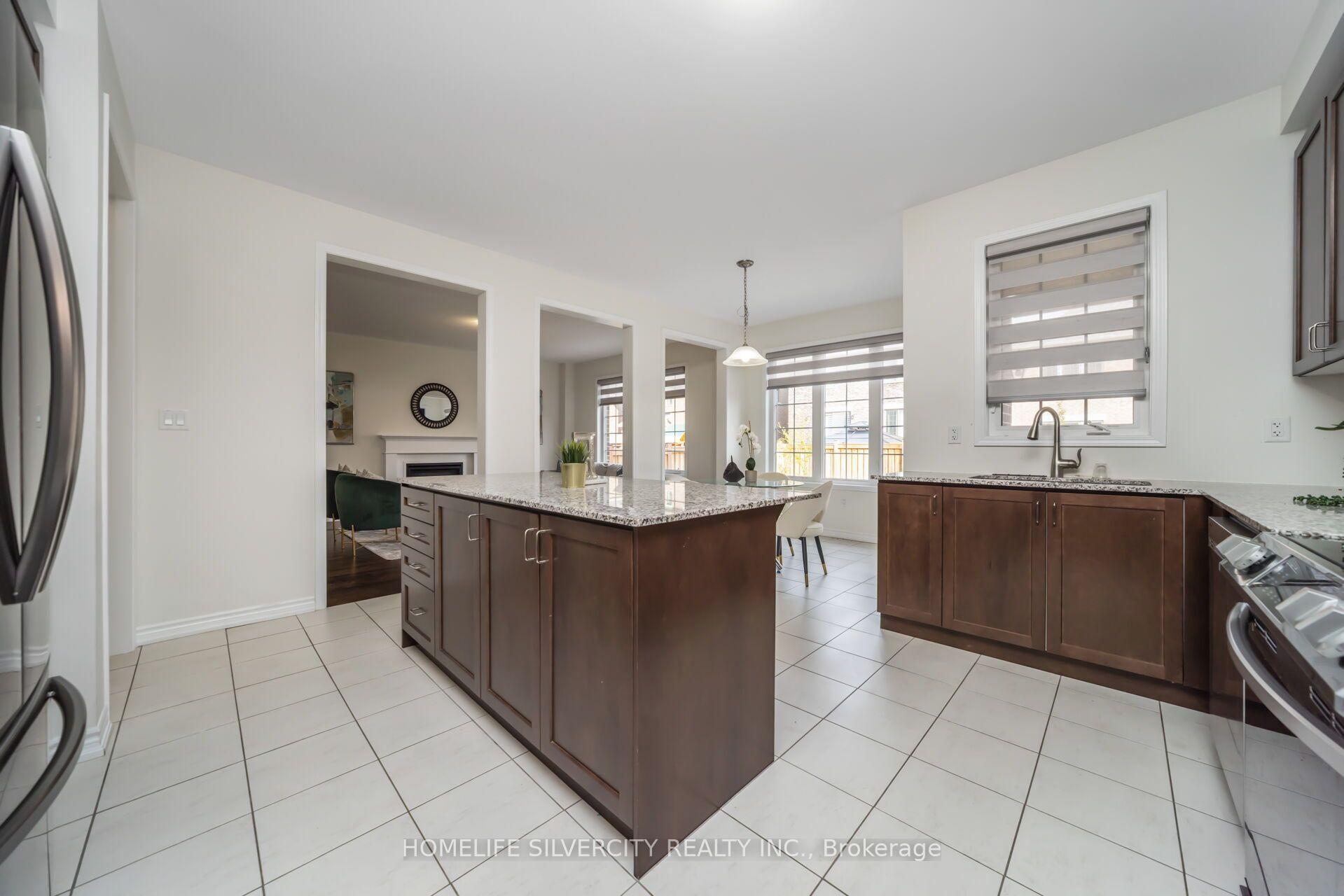 Photo 28 of 67 Ten Pines Road, Vaughan, Kleinburg — HOMEH
