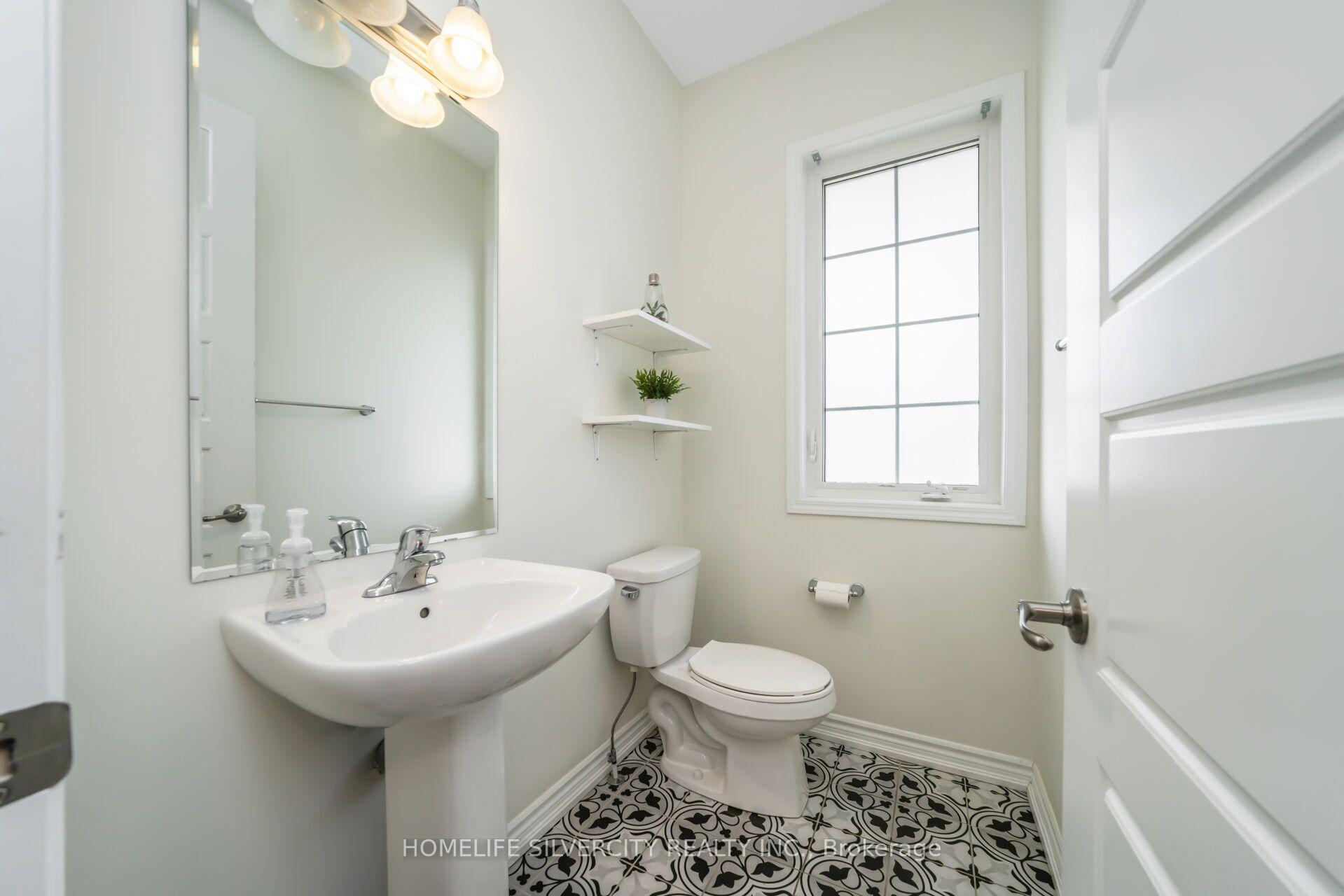 Photo 32 of 67 Ten Pines Road, Vaughan, Kleinburg — HOMEH