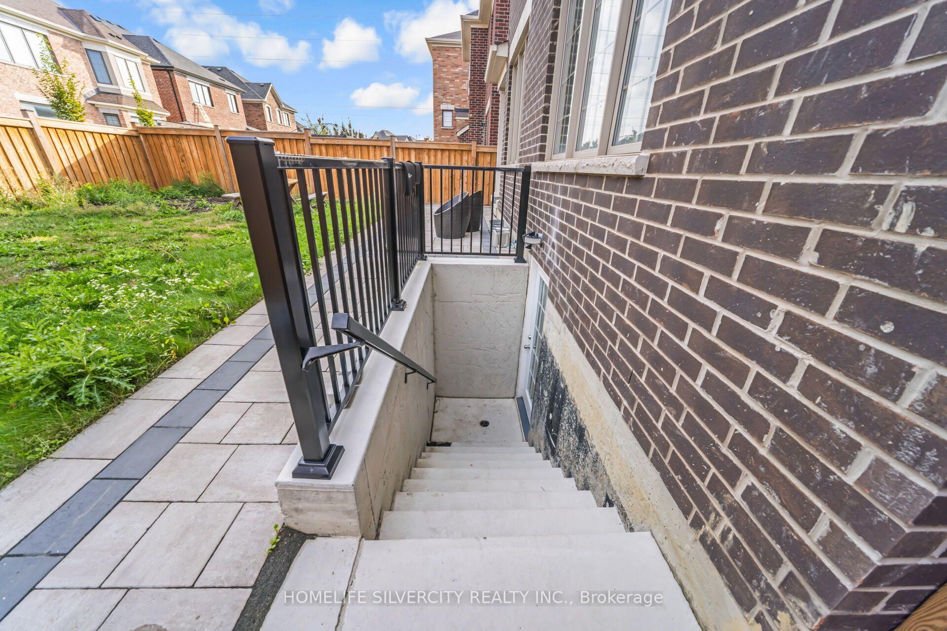 Photo 65 of 67 Ten Pines Road, Vaughan, Kleinburg — HOMEH