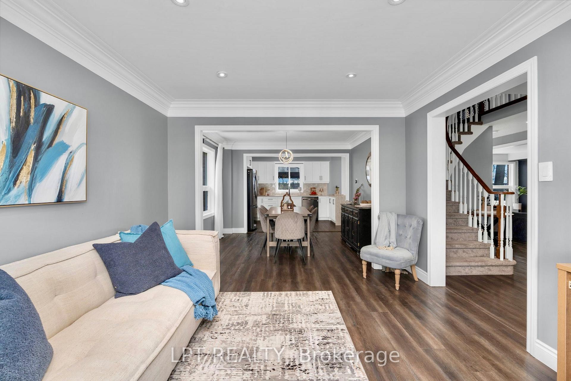 Photo 6 of 47 Northview Crescent, Barrie, Northwest — HOMEH