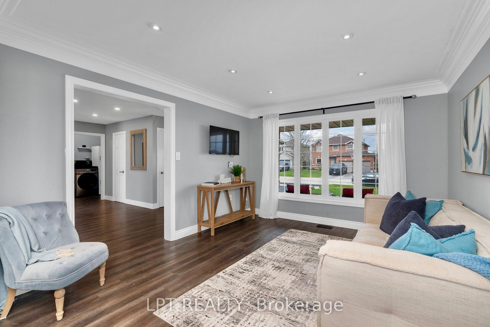 Photo 7 of 47 Northview Crescent, Barrie, Northwest — HOMEH