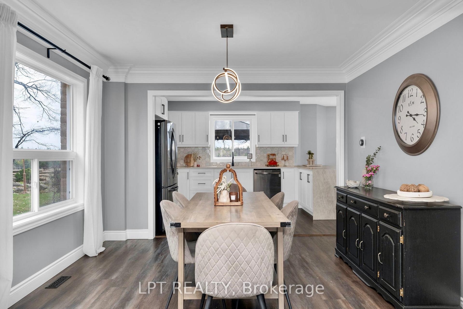 Photo 8 of 47 Northview Crescent, Barrie, Northwest — HOMEH
