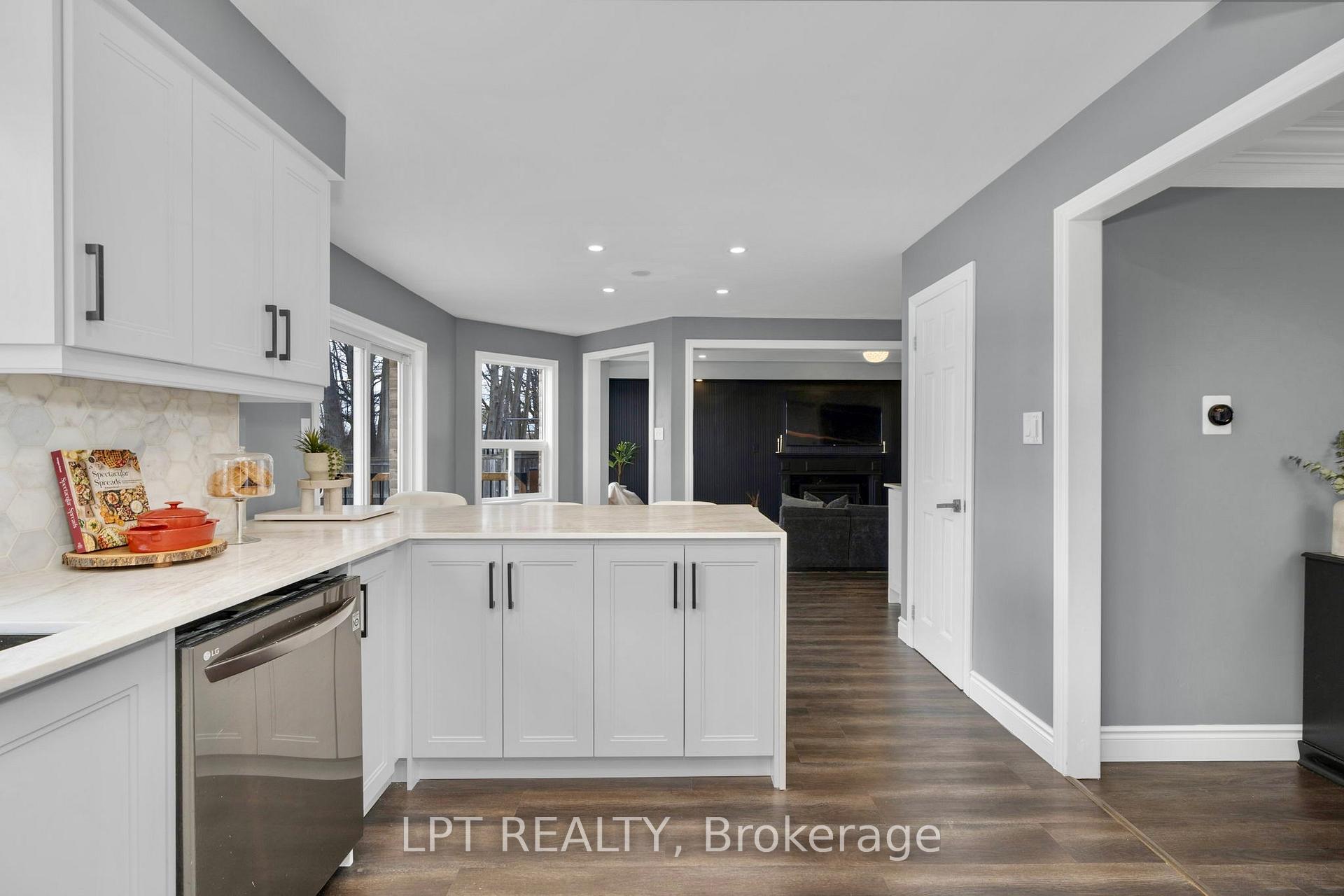 Photo 14 of 47 Northview Crescent, Barrie, Northwest — HOMEH
