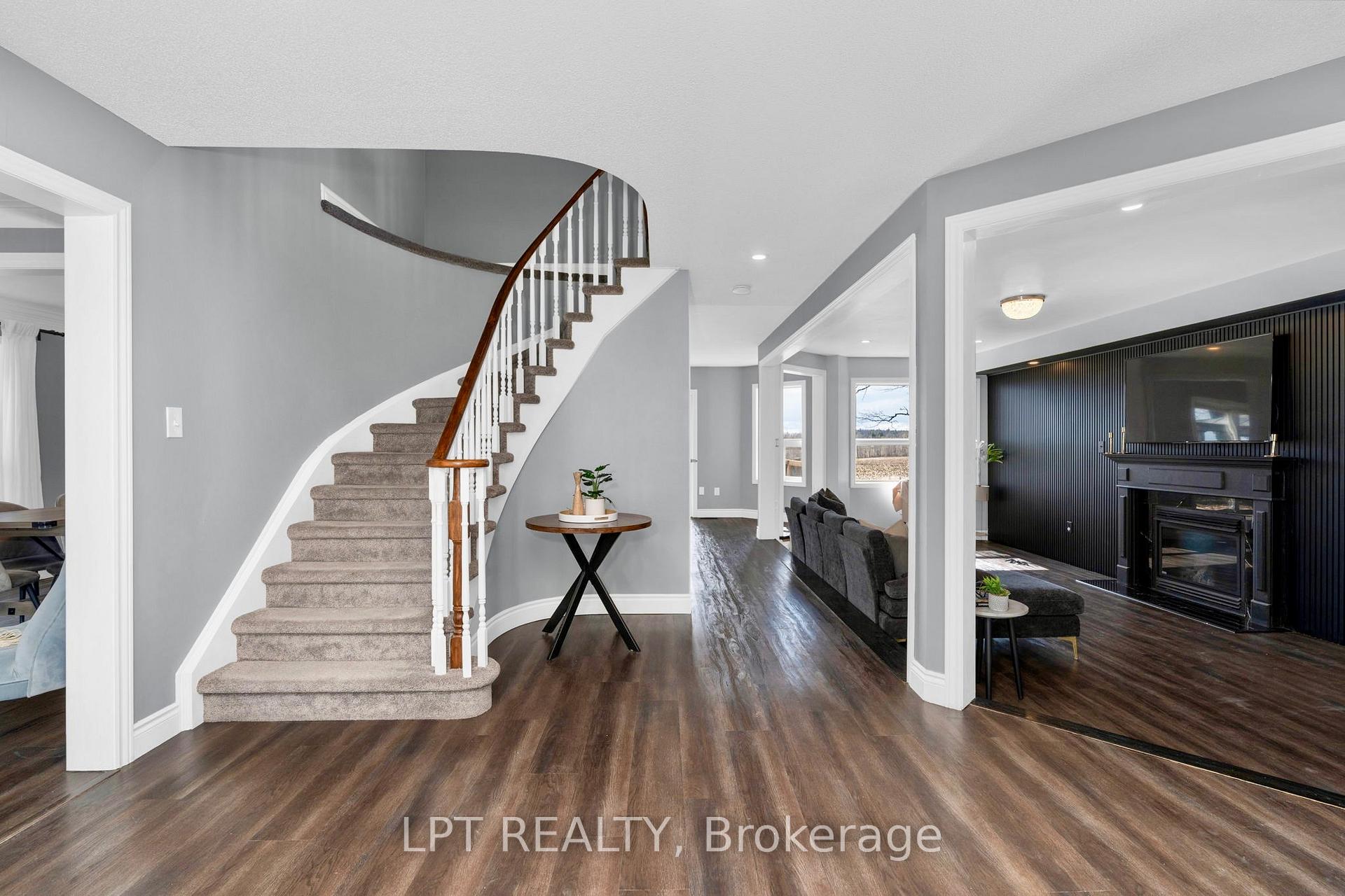 Photo 17 of 47 Northview Crescent, Barrie, Northwest — HOMEH