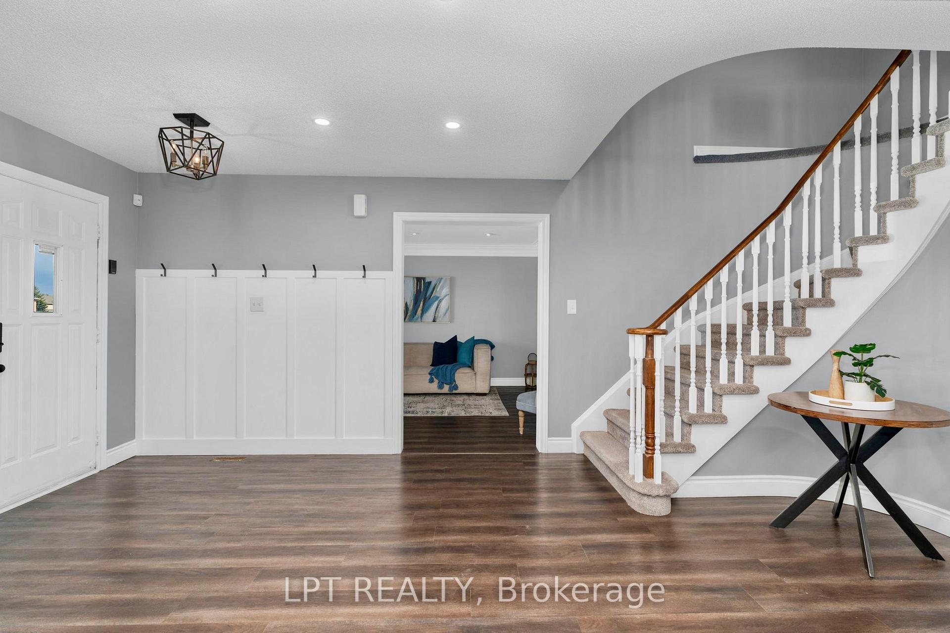 Photo 18 of 47 Northview Crescent, Barrie, Northwest — HOMEH