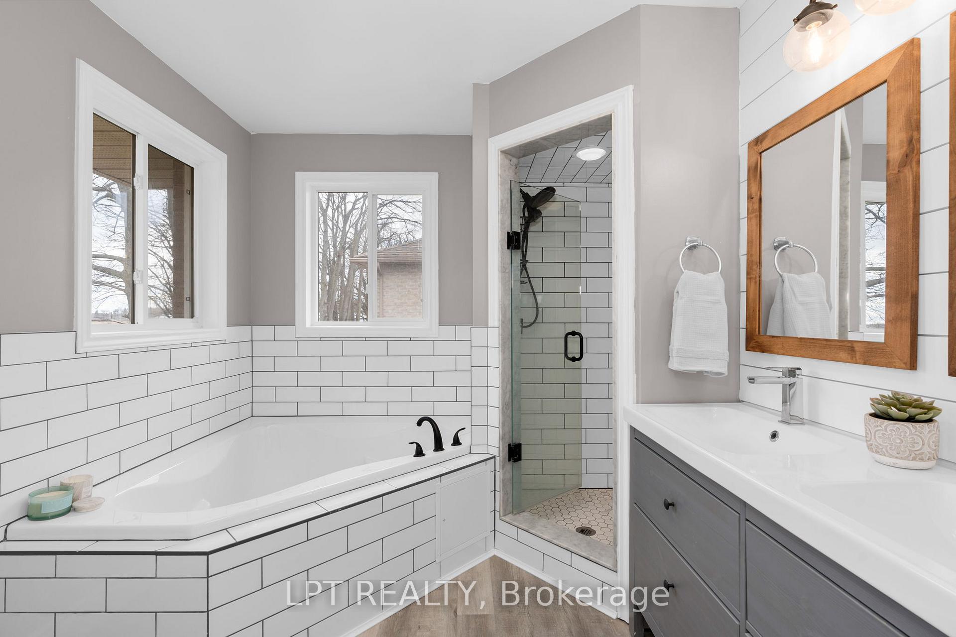 Photo 21 of 47 Northview Crescent, Barrie, Northwest — HOMEH