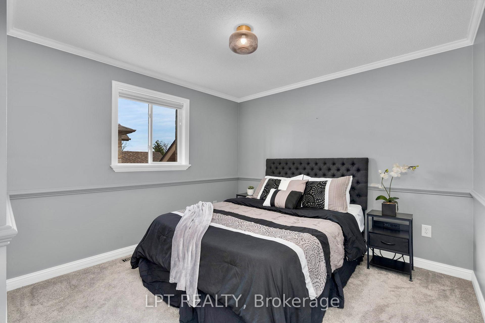 Photo 23 of 47 Northview Crescent, Barrie, Northwest — HOMEH
