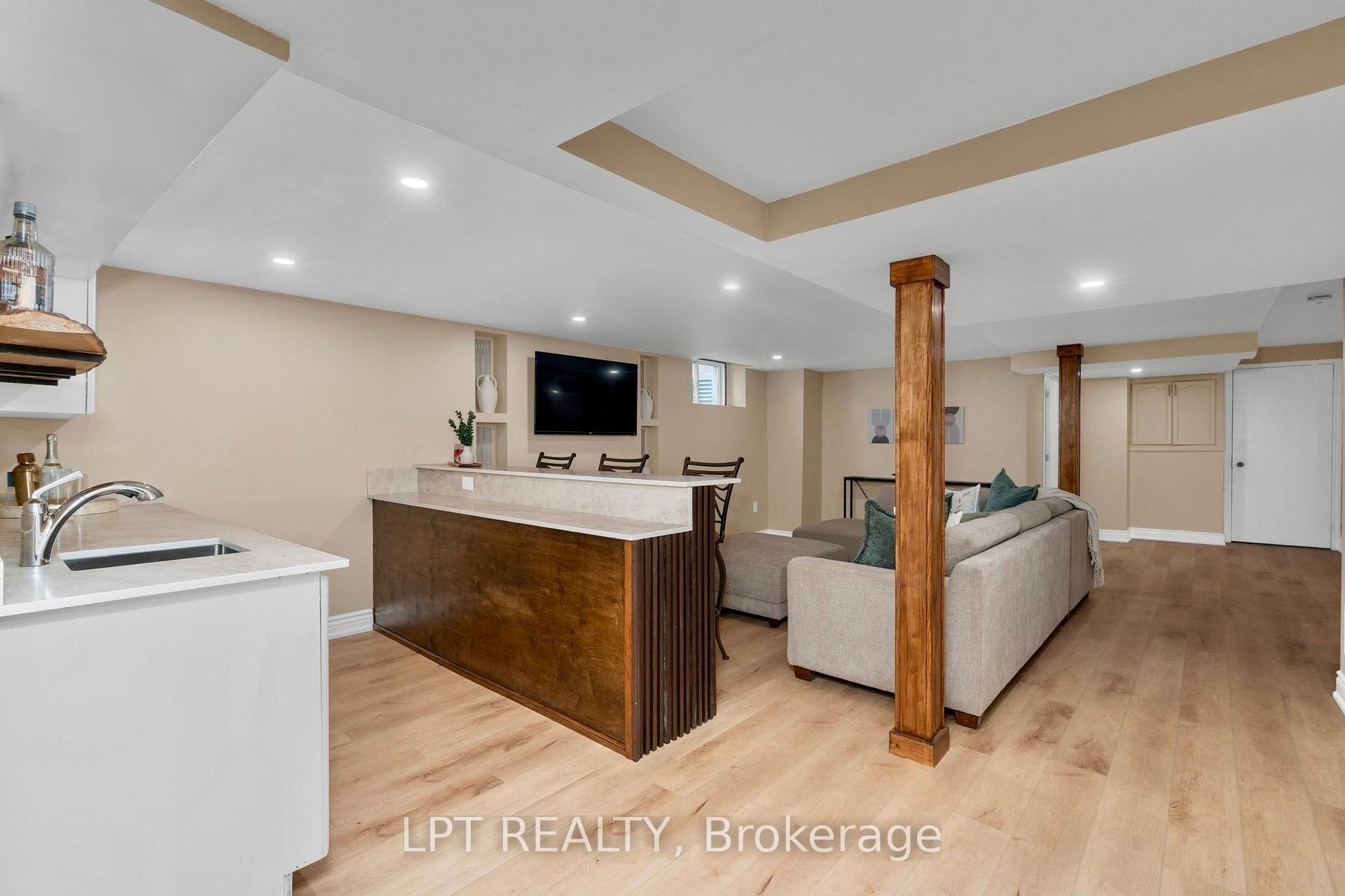 Photo 28 of 47 Northview Crescent, Barrie, Northwest — HOMEH
