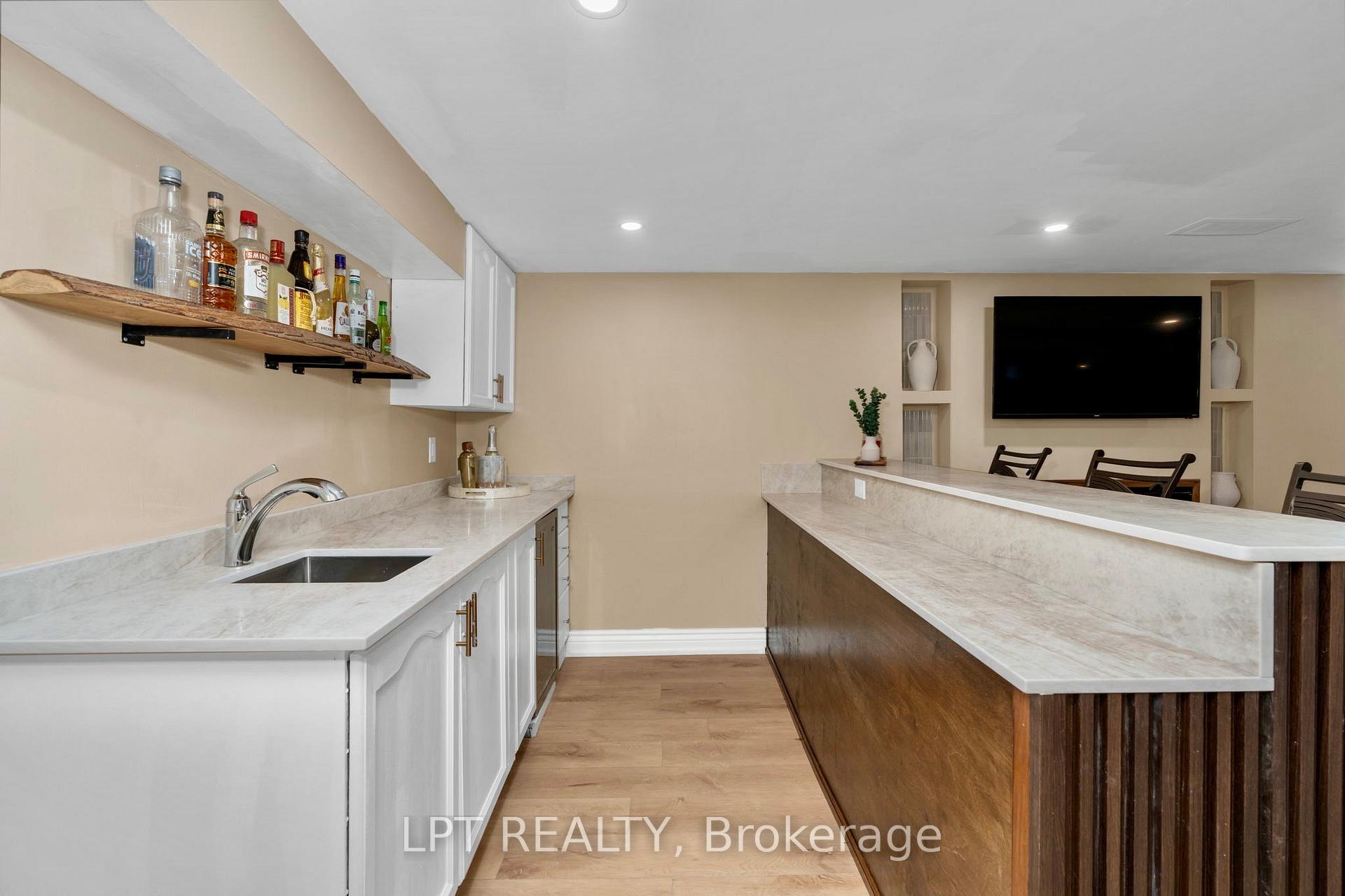 Photo 30 of 47 Northview Crescent, Barrie, Northwest — HOMEH