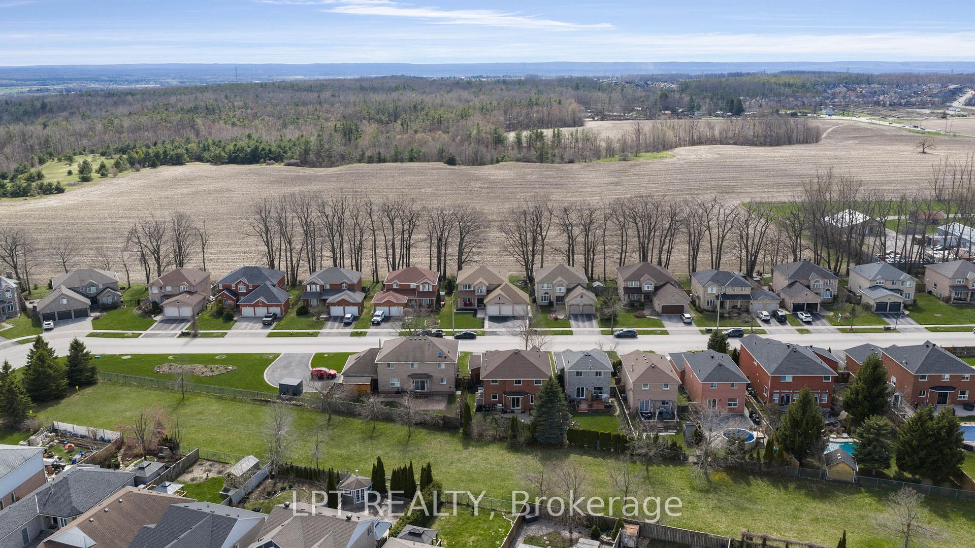 Photo 43 of 47 Northview Crescent, Barrie, Northwest — HOMEH