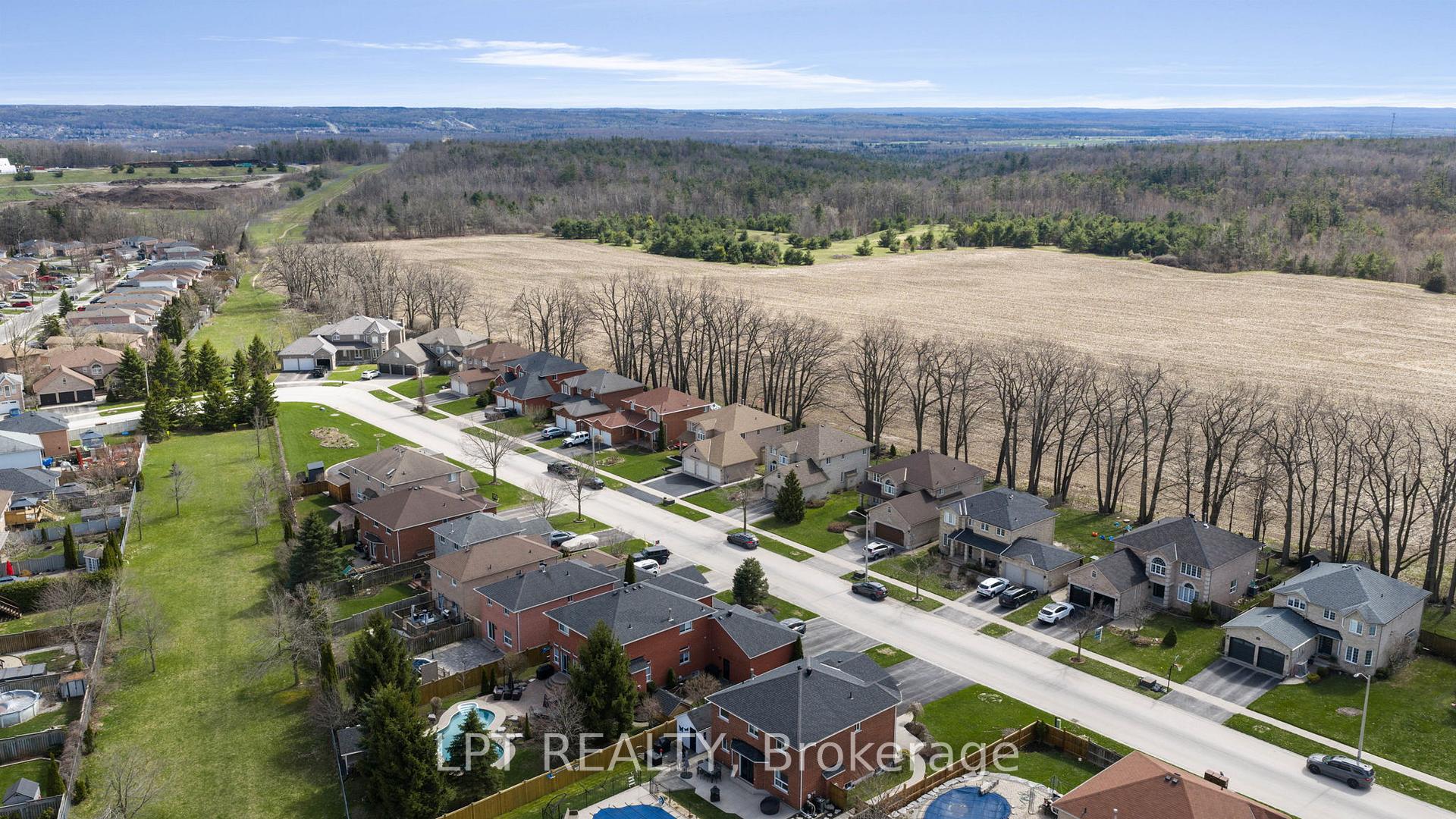 Photo 44 of 47 Northview Crescent, Barrie, Northwest — HOMEH