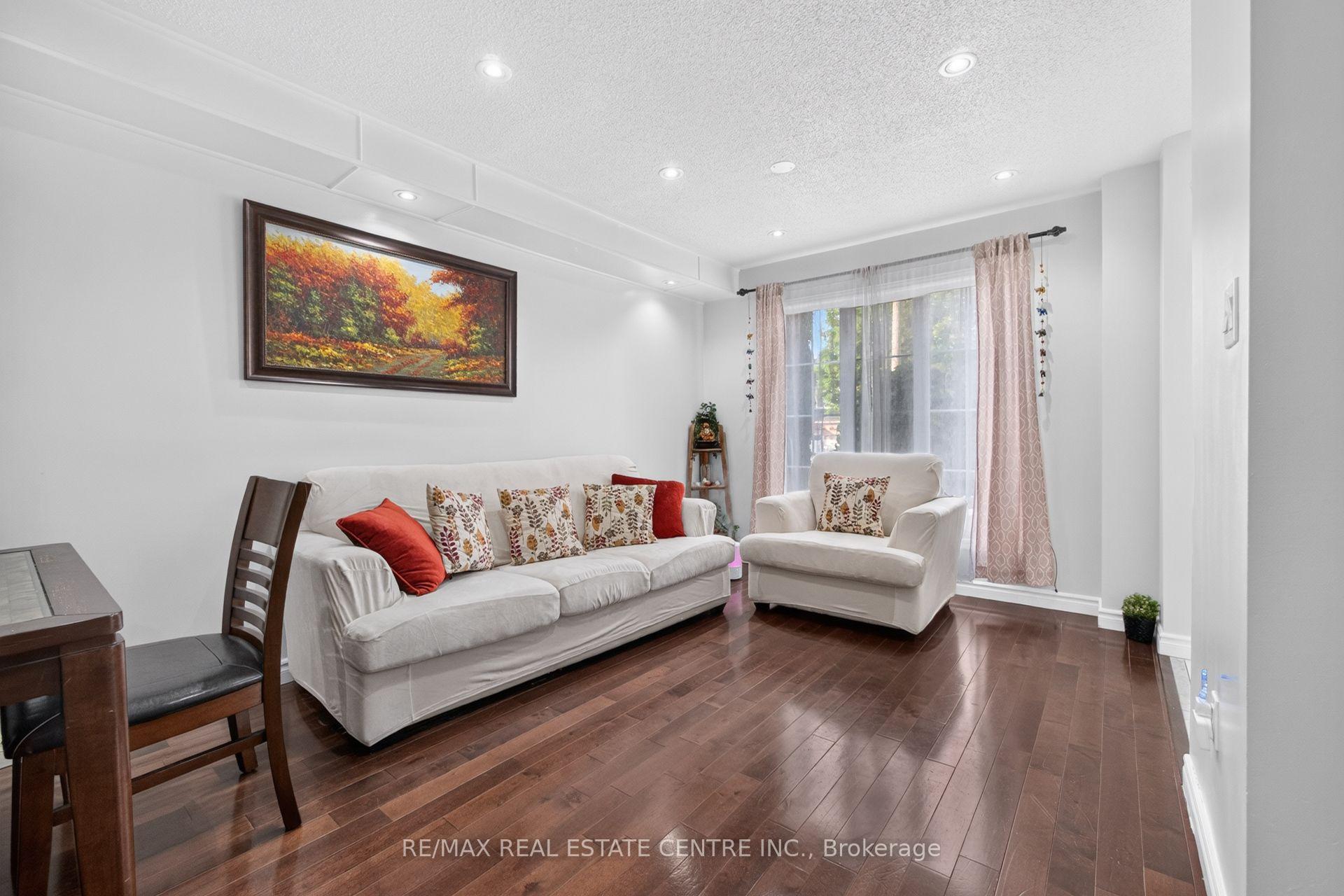 Photo 6 of 8 Flatlands Way, Brampton, Sandringham-Wellington — HOMEH