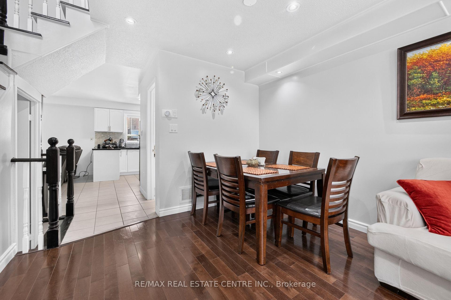 Photo 7 of 8 Flatlands Way, Brampton, Sandringham-Wellington — HOMEH