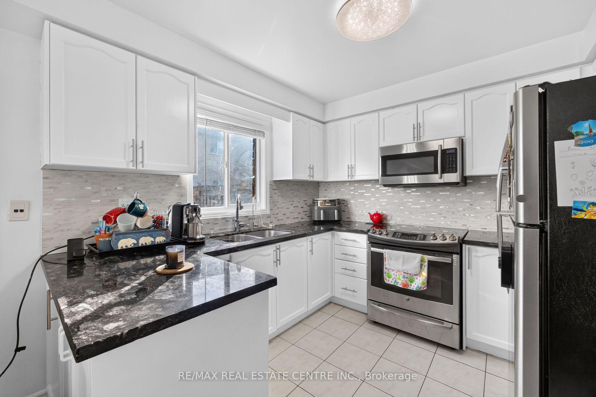 Photo 9 of 8 Flatlands Way, Brampton, Sandringham-Wellington — HOMEH
