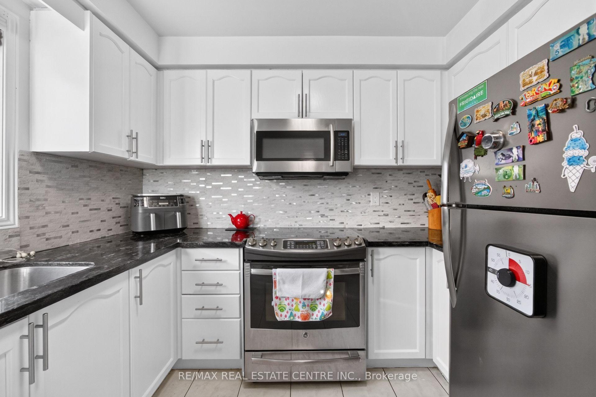Photo 10 of 8 Flatlands Way, Brampton, Sandringham-Wellington — HOMEH