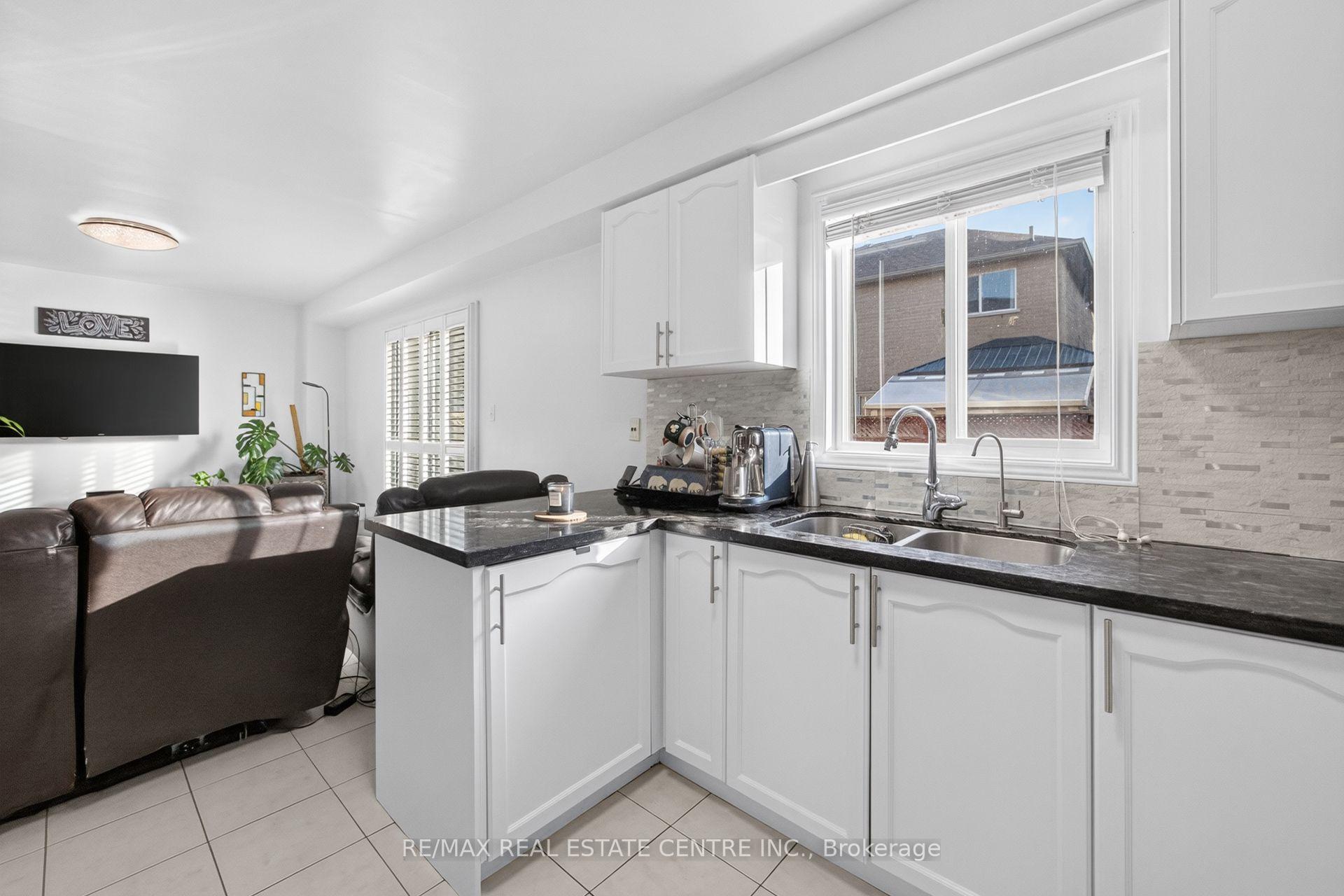 Photo 11 of 8 Flatlands Way, Brampton, Sandringham-Wellington — HOMEH