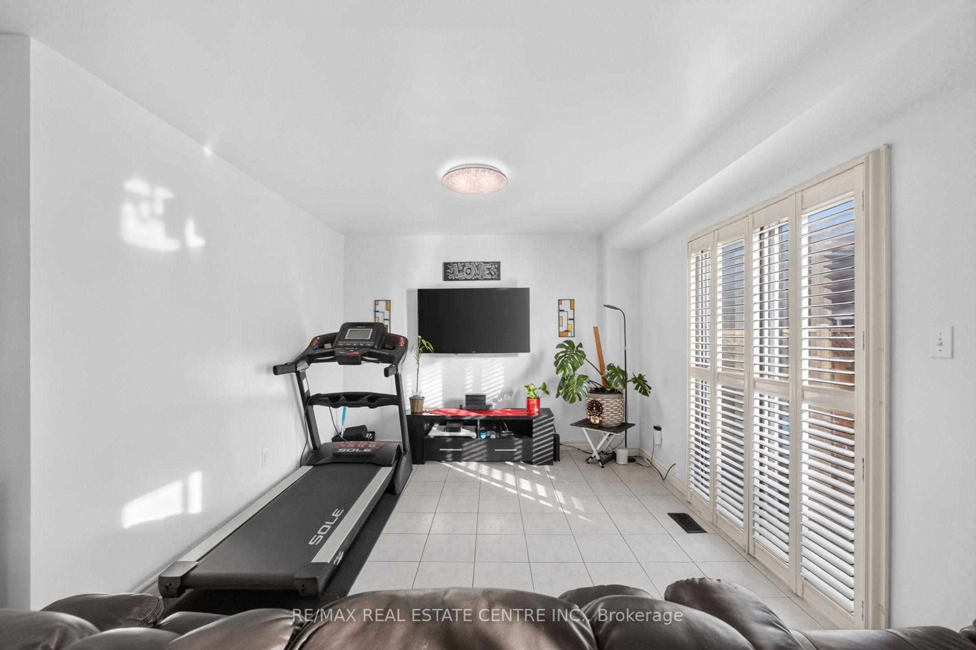 Photo 13 of 8 Flatlands Way, Brampton, Sandringham-Wellington — HOMEH