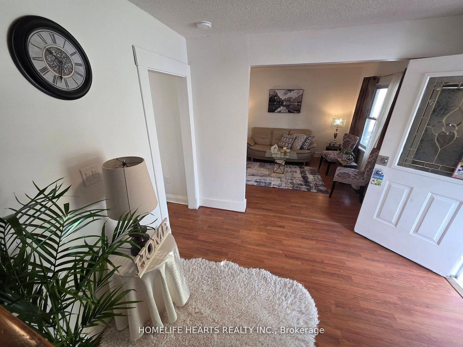 Photo 6 of 5404 Bridge Street, Niagara Falls, Cherrywood — HOMEH