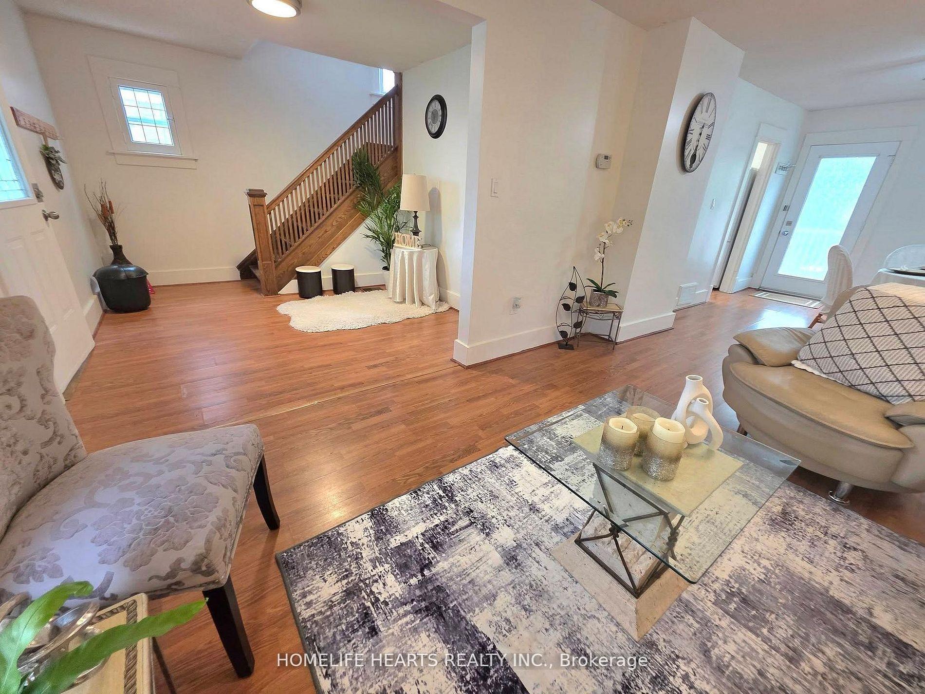 Photo 10 of 5404 Bridge Street, Niagara Falls, Cherrywood — HOMEH