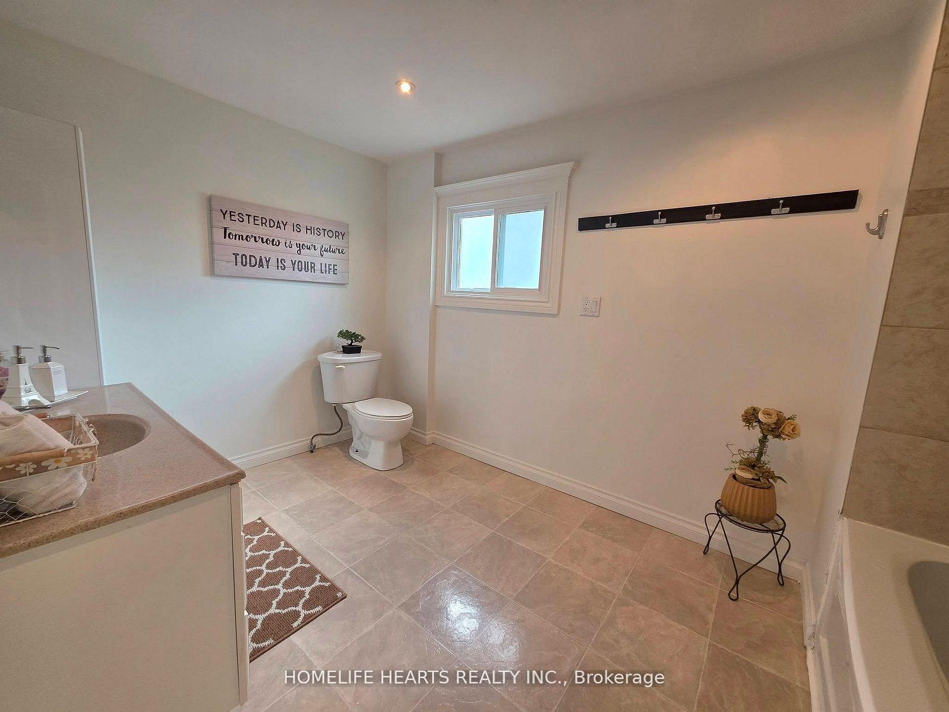 Photo 14 of 5404 Bridge Street, Niagara Falls, Cherrywood — HOMEH